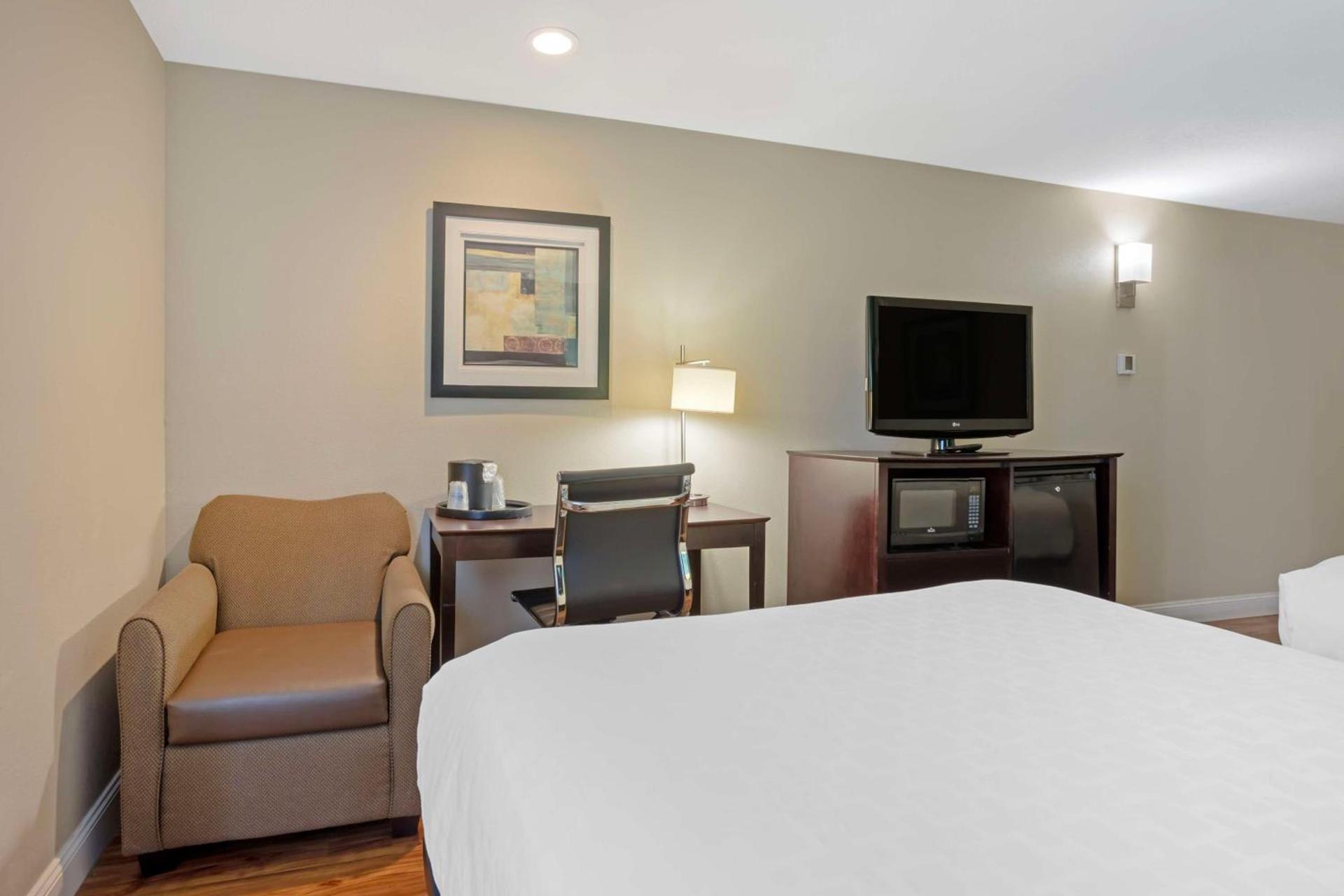 Best Western Plus Lonoke Hotel photo 17
