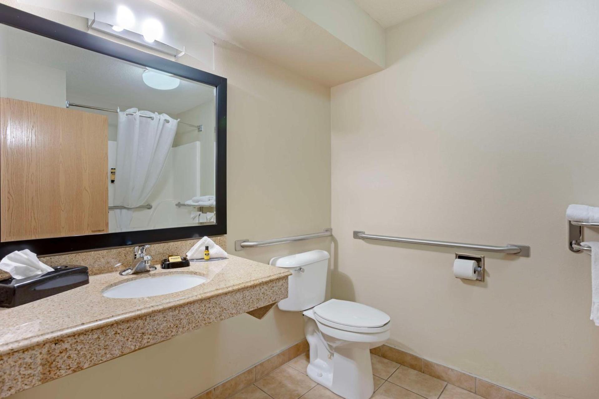 Best Western Plus Lonoke Hotel photo 26