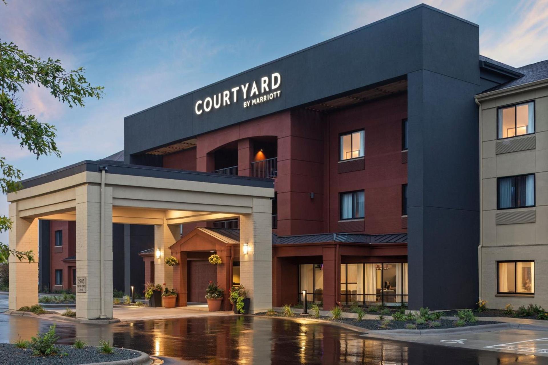 Courtyard Minneapolis St. Paul/Roseville — hotel in Roseville