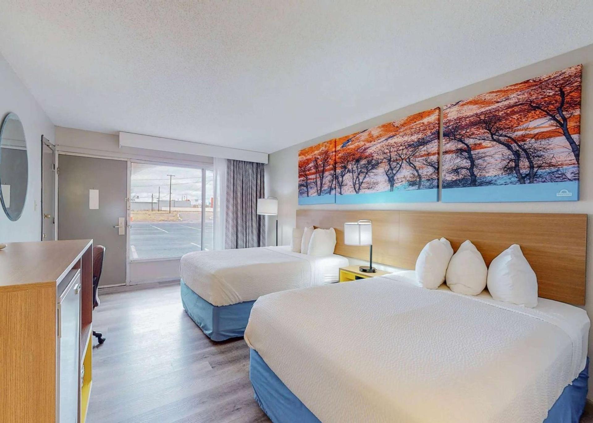 Days Inn by Wyndham Socorro photo 8