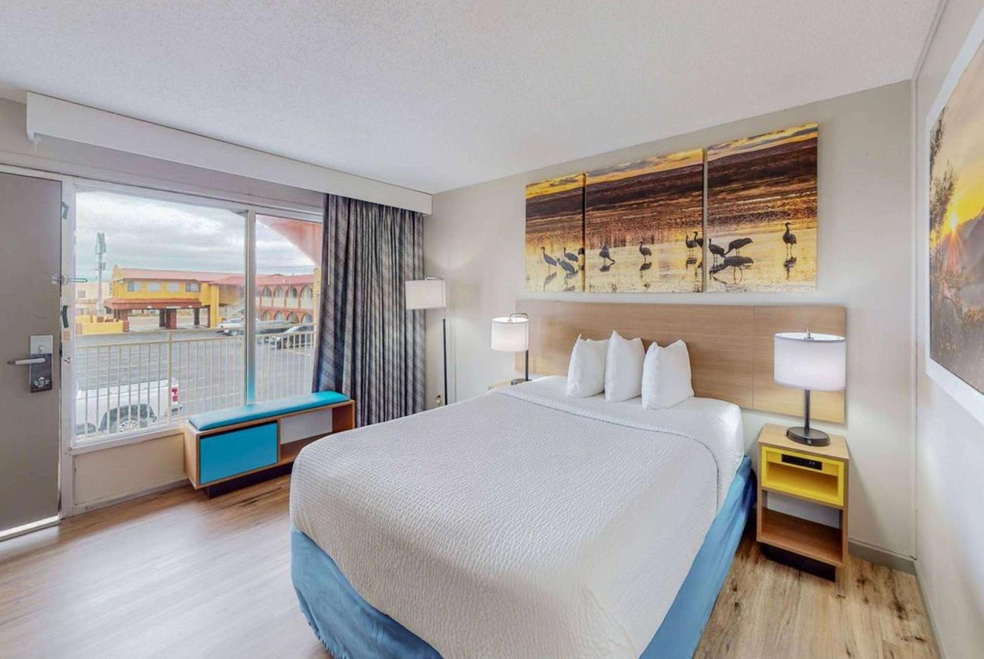 Days Inn by Wyndham Socorro photo 13