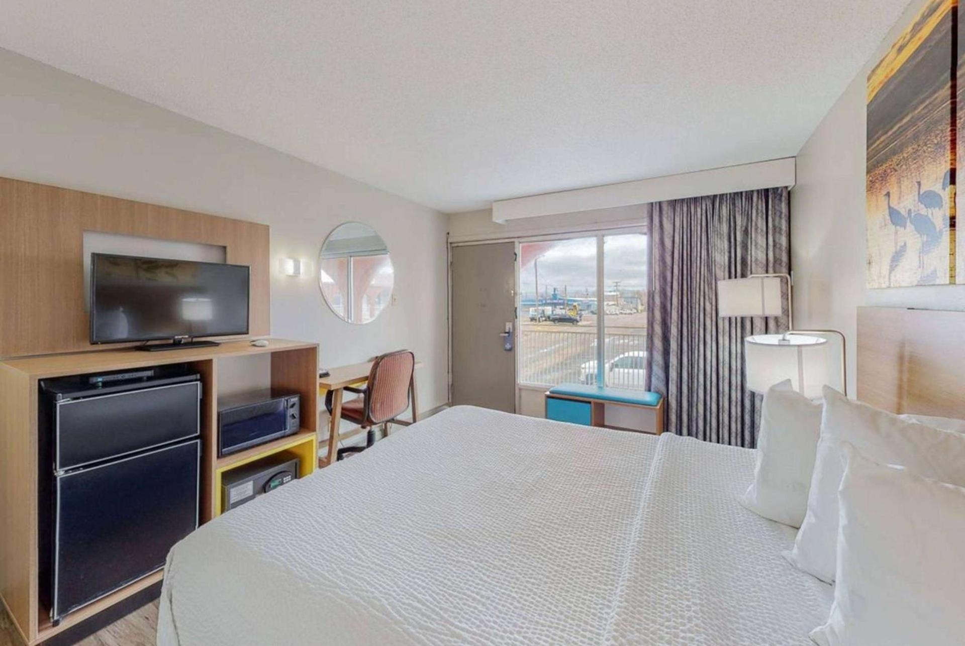 Days Inn by Wyndham Socorro photo 14