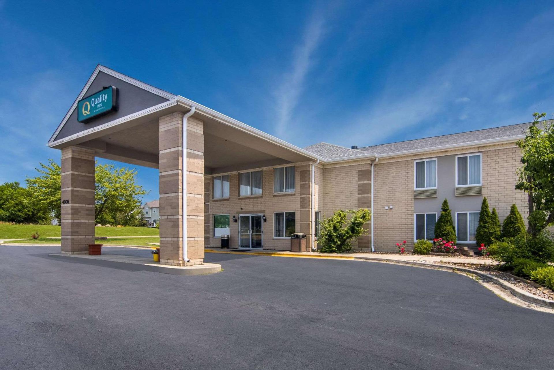 Quality Inn Aurora - Naperville Area photo 1