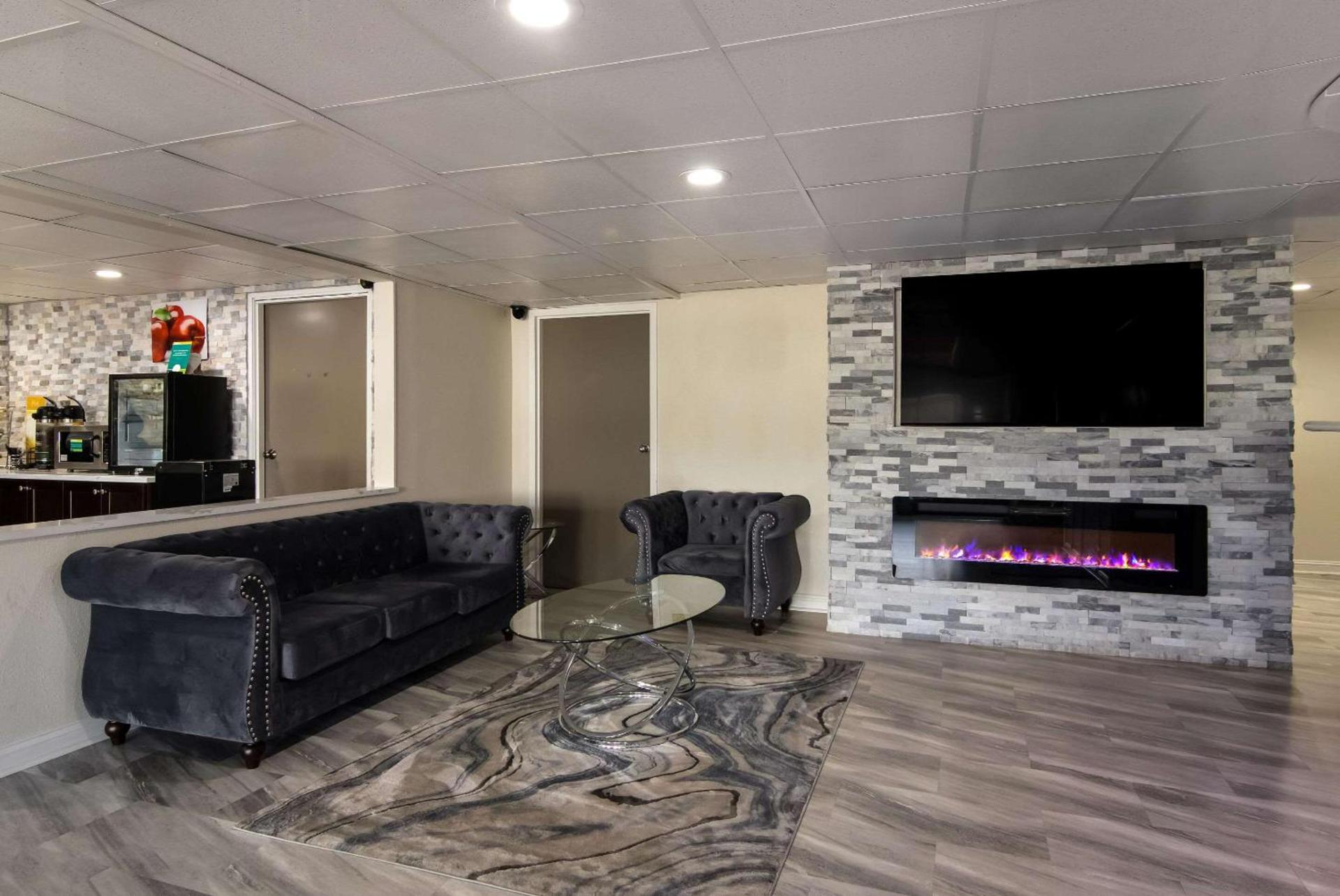 Quality Inn Aurora - Naperville Area photo 6
