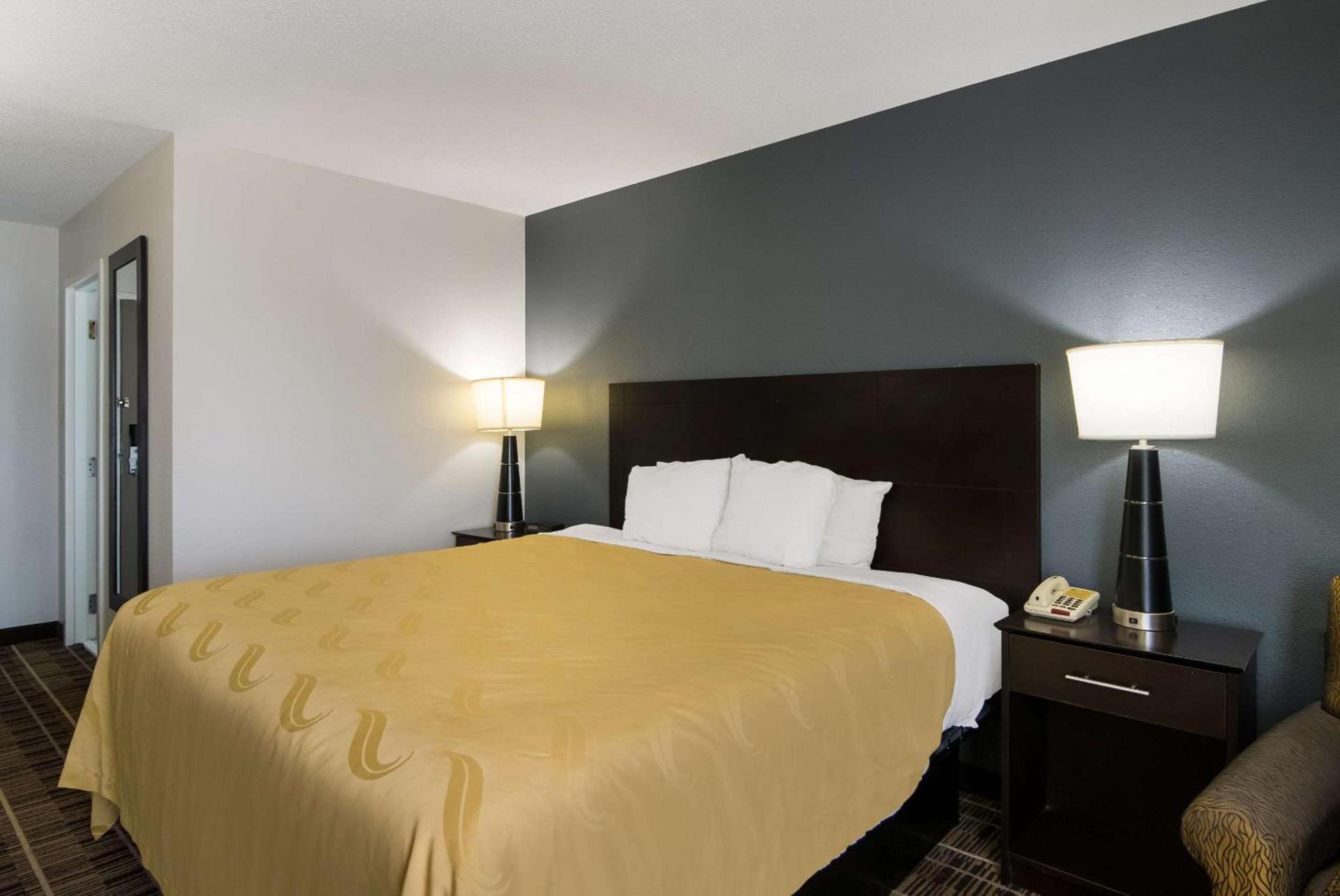 Quality Inn Aurora - Naperville Area photo 14
