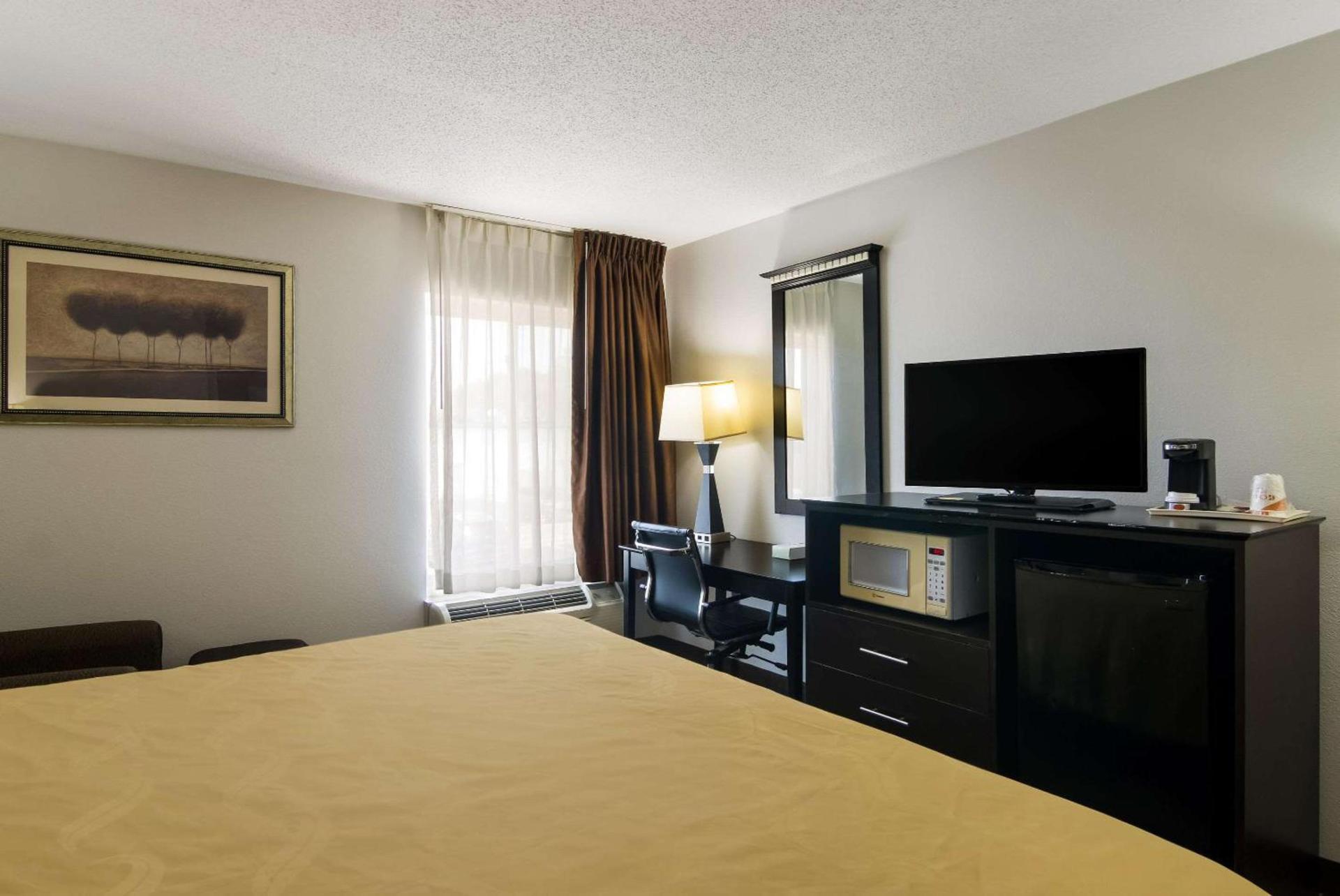 Quality Inn Aurora - Naperville Area photo 13
