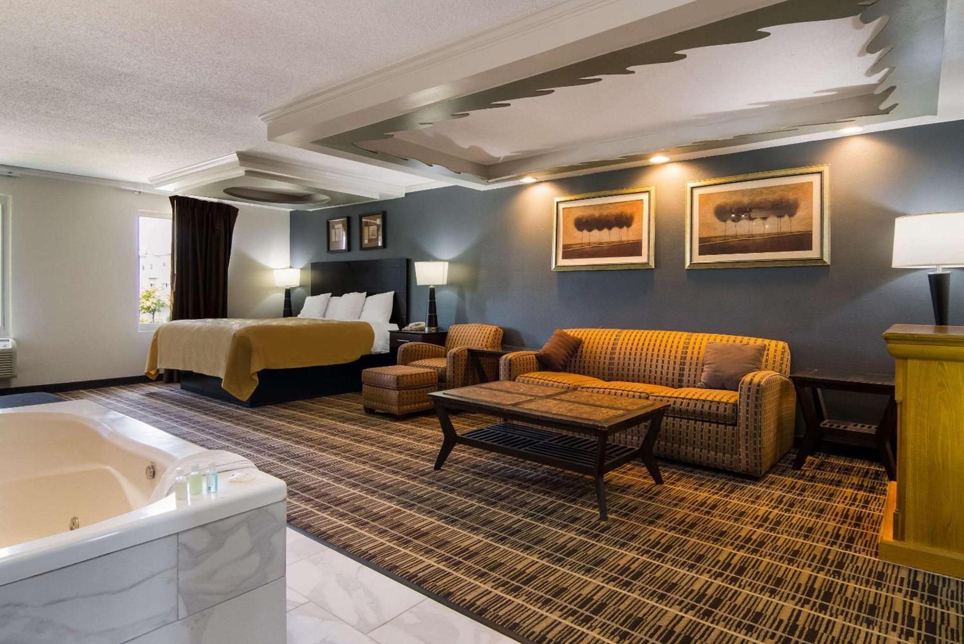 Quality Inn Aurora - Naperville Area photo 23