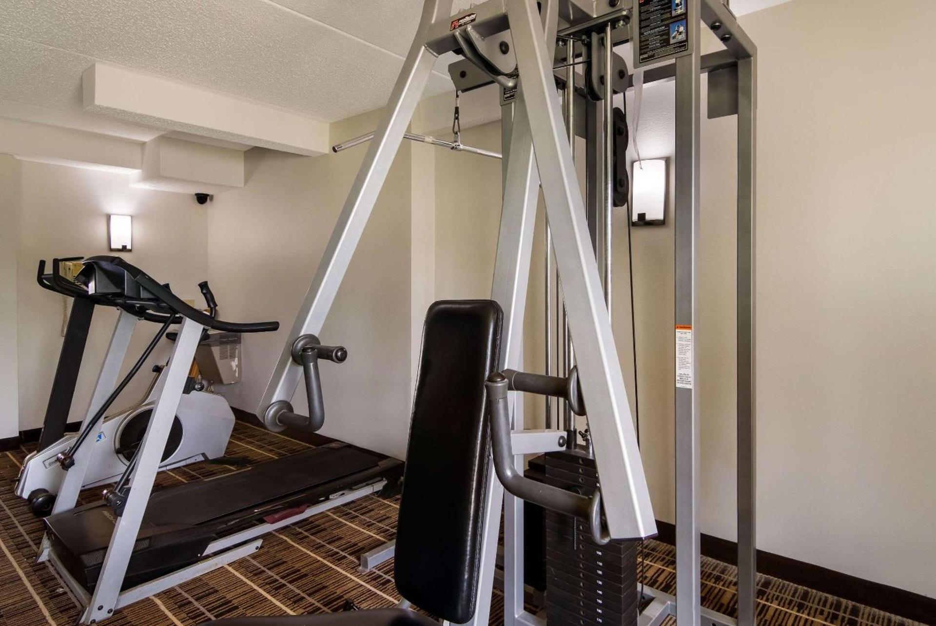 Quality Inn Aurora - Naperville Area photo 26
