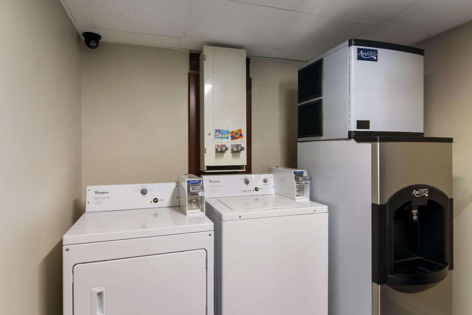 Quality Inn Aurora - Naperville Area photo 32