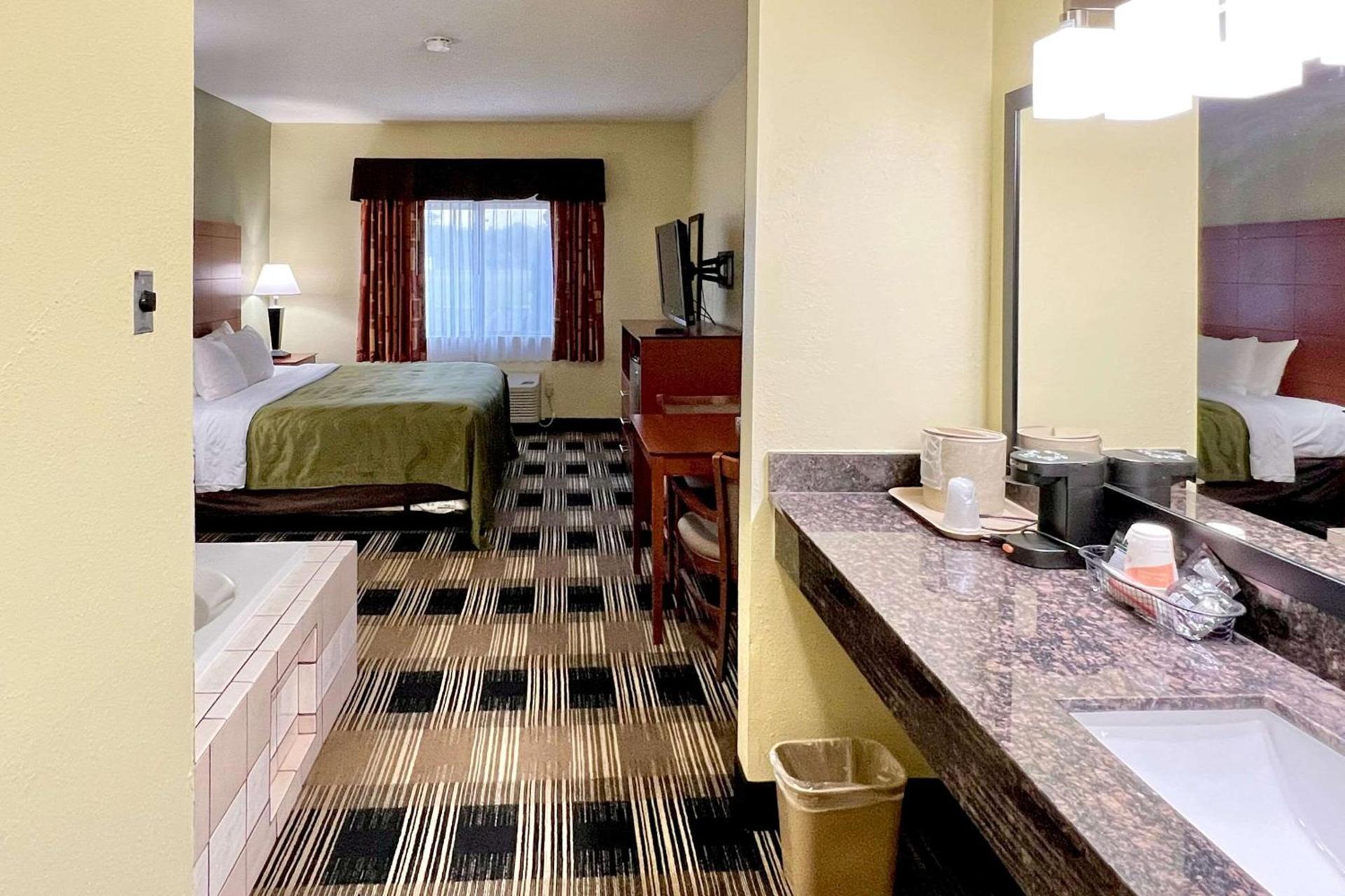 Comfort Inn & Suites Wisconsin Dells photo 21