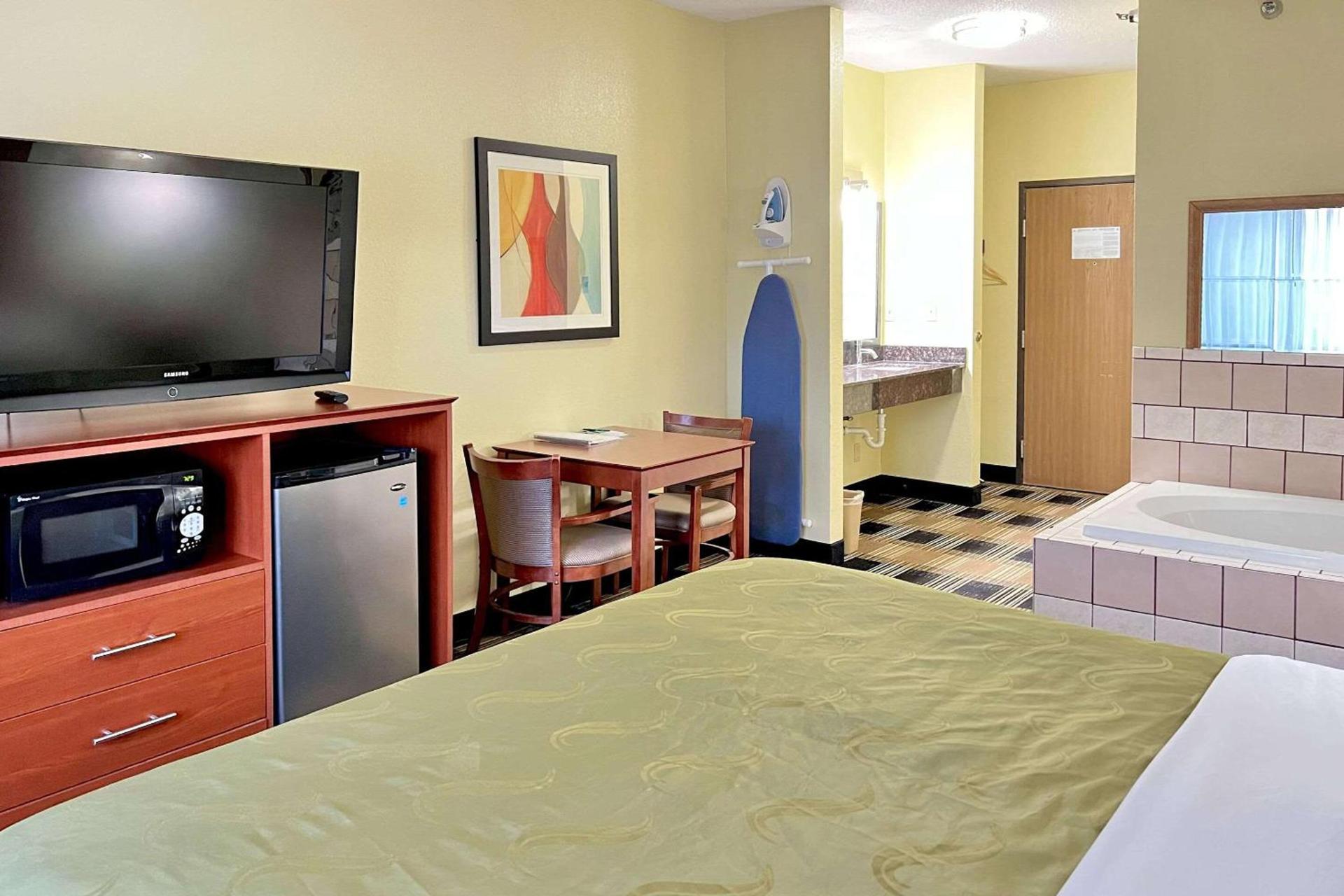 Comfort Inn & Suites Wisconsin Dells photo 15