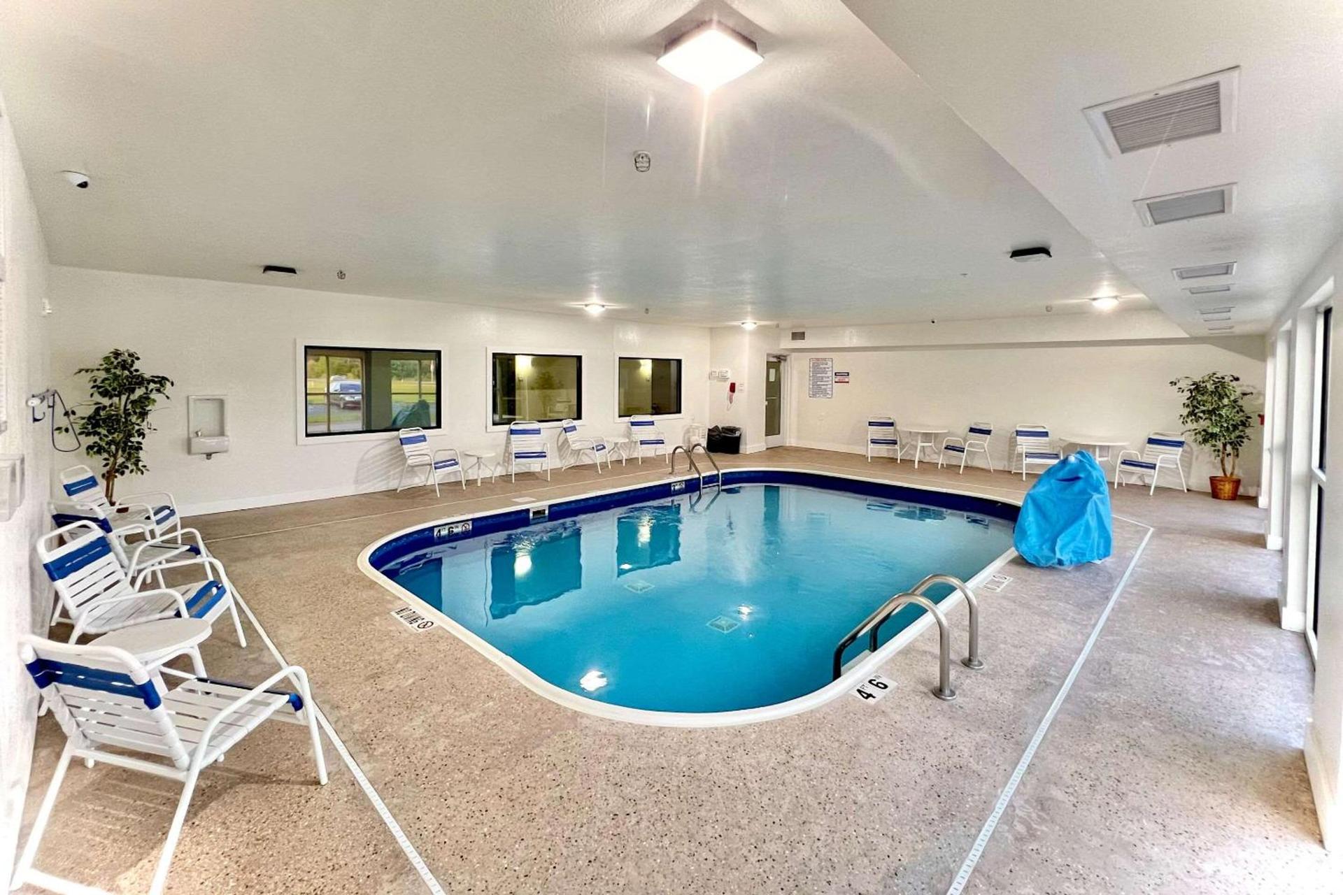 Comfort Inn & Suites Wisconsin Dells photo 4