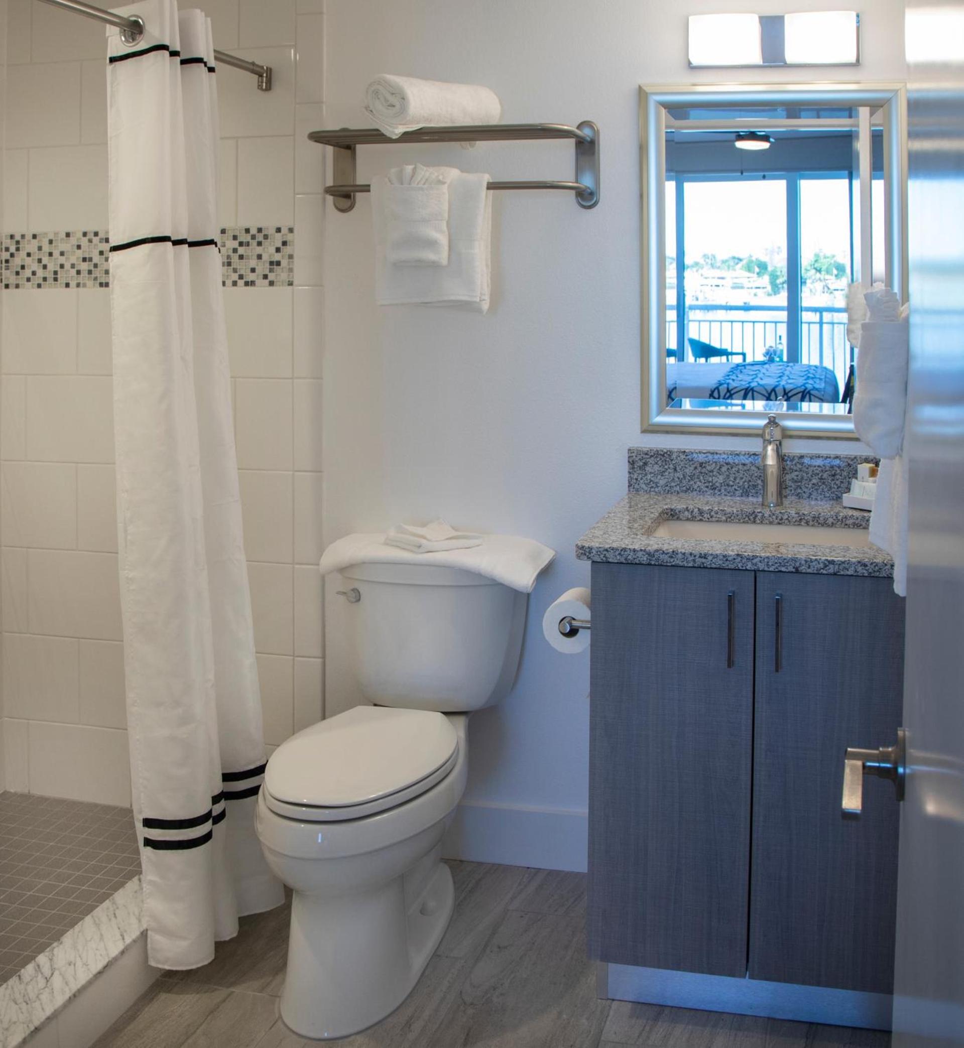 Provident Oceana Beachfront Suites photo 3