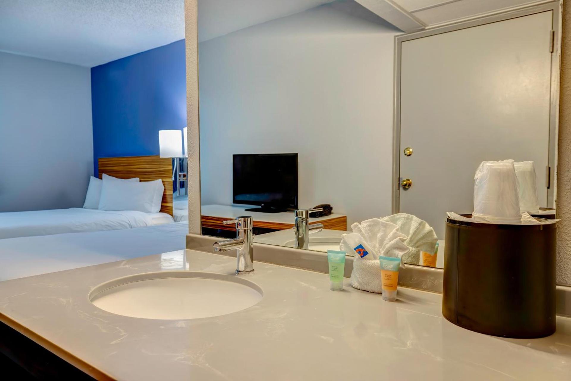 Motel 6 Arlington TX Entertainment District photo 35