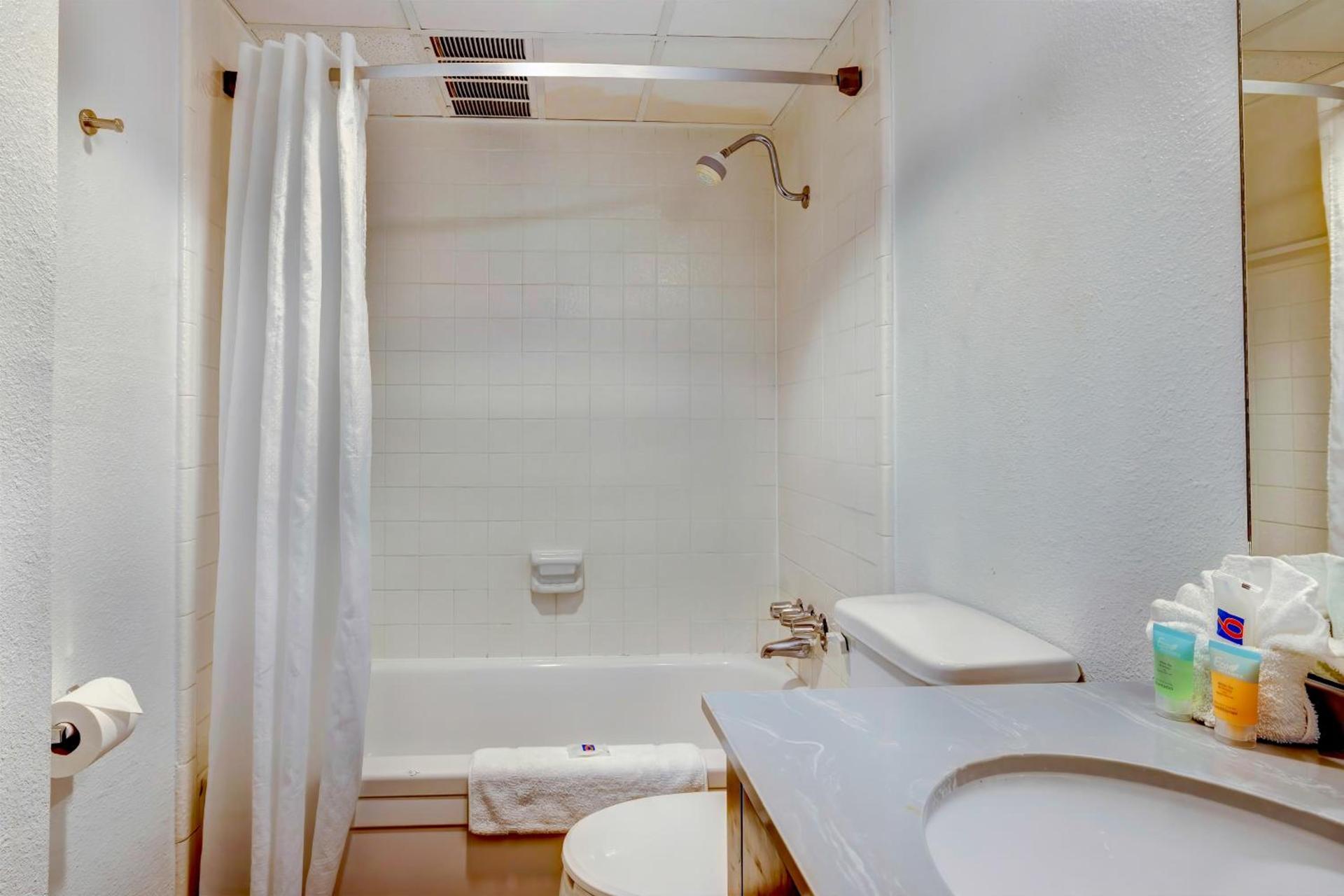 Motel 6 Arlington TX Entertainment District photo 31
