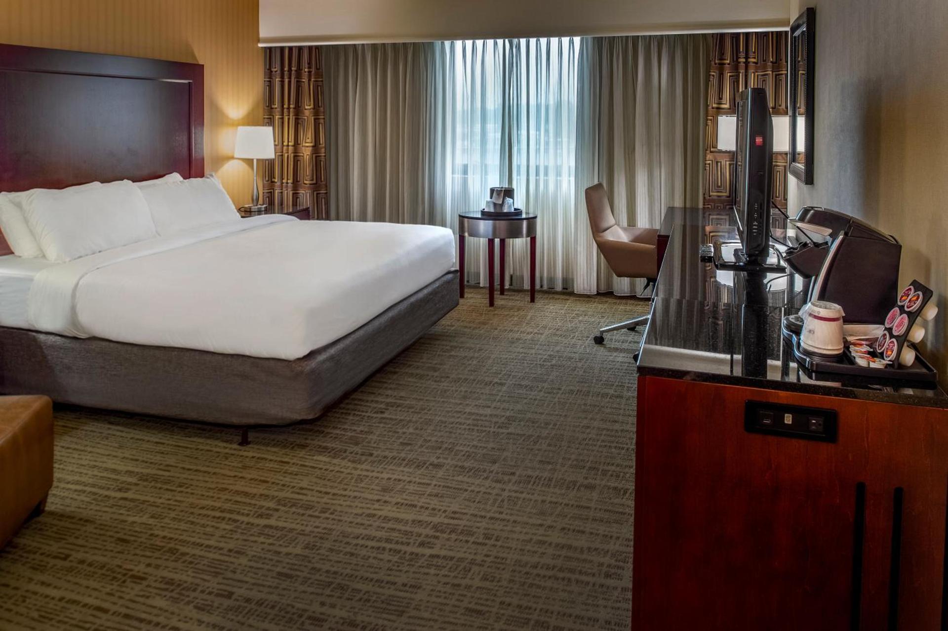 Crowne Plaza Hotel St. Louis Airport by IHG photo 32