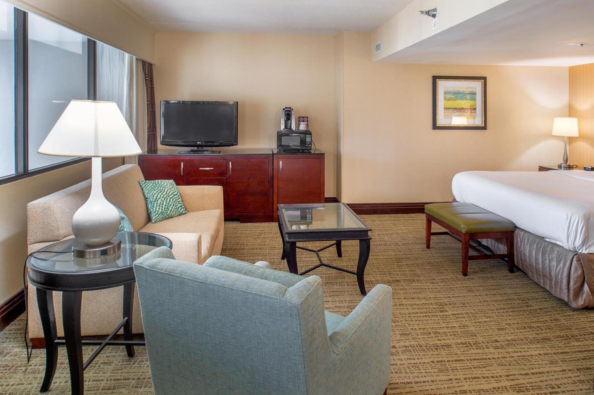 Crowne Plaza Hotel St. Louis Airport by IHG photo 41