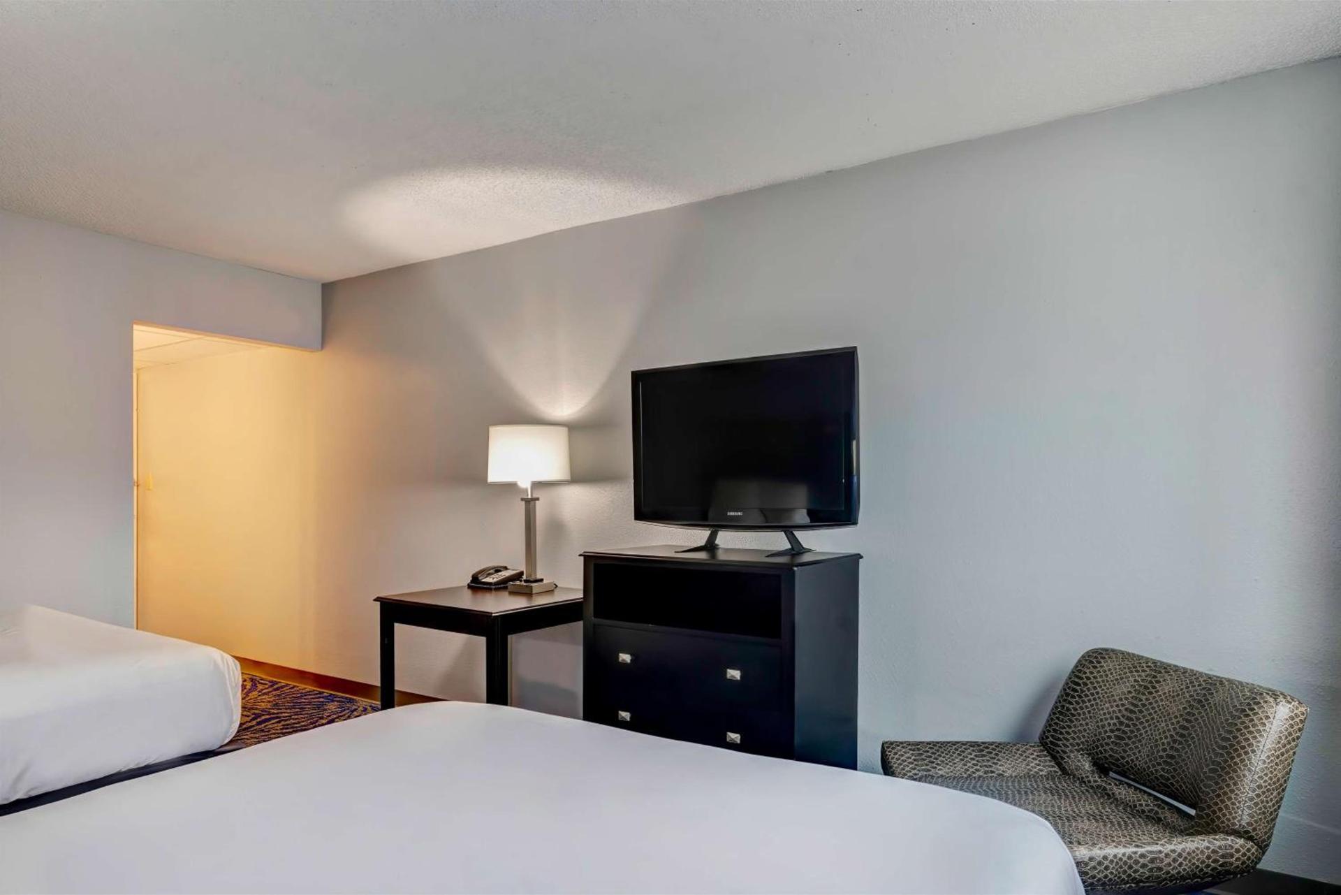 Motel 6 Arlington TX Entertainment District photo 11