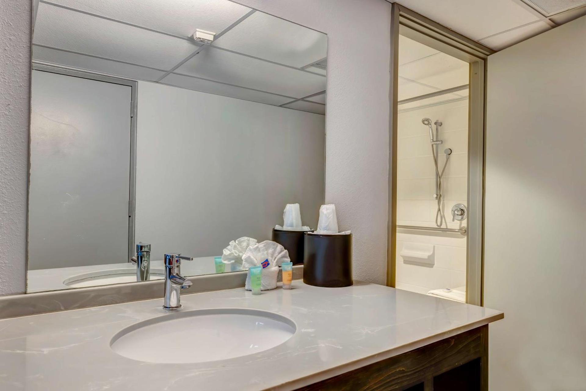 Motel 6 Arlington TX Entertainment District photo 16