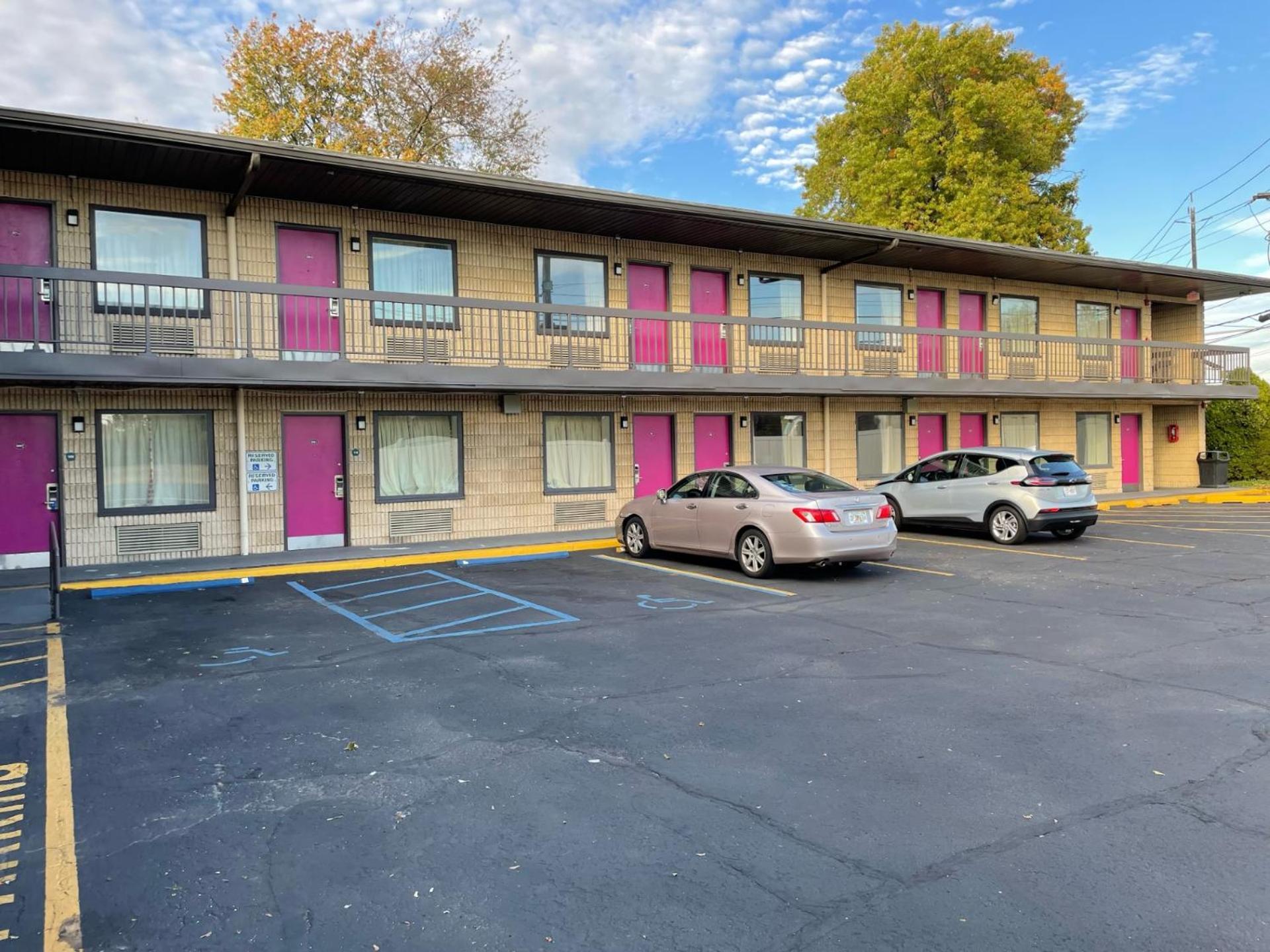 Express Inn-Rahway photo 1
