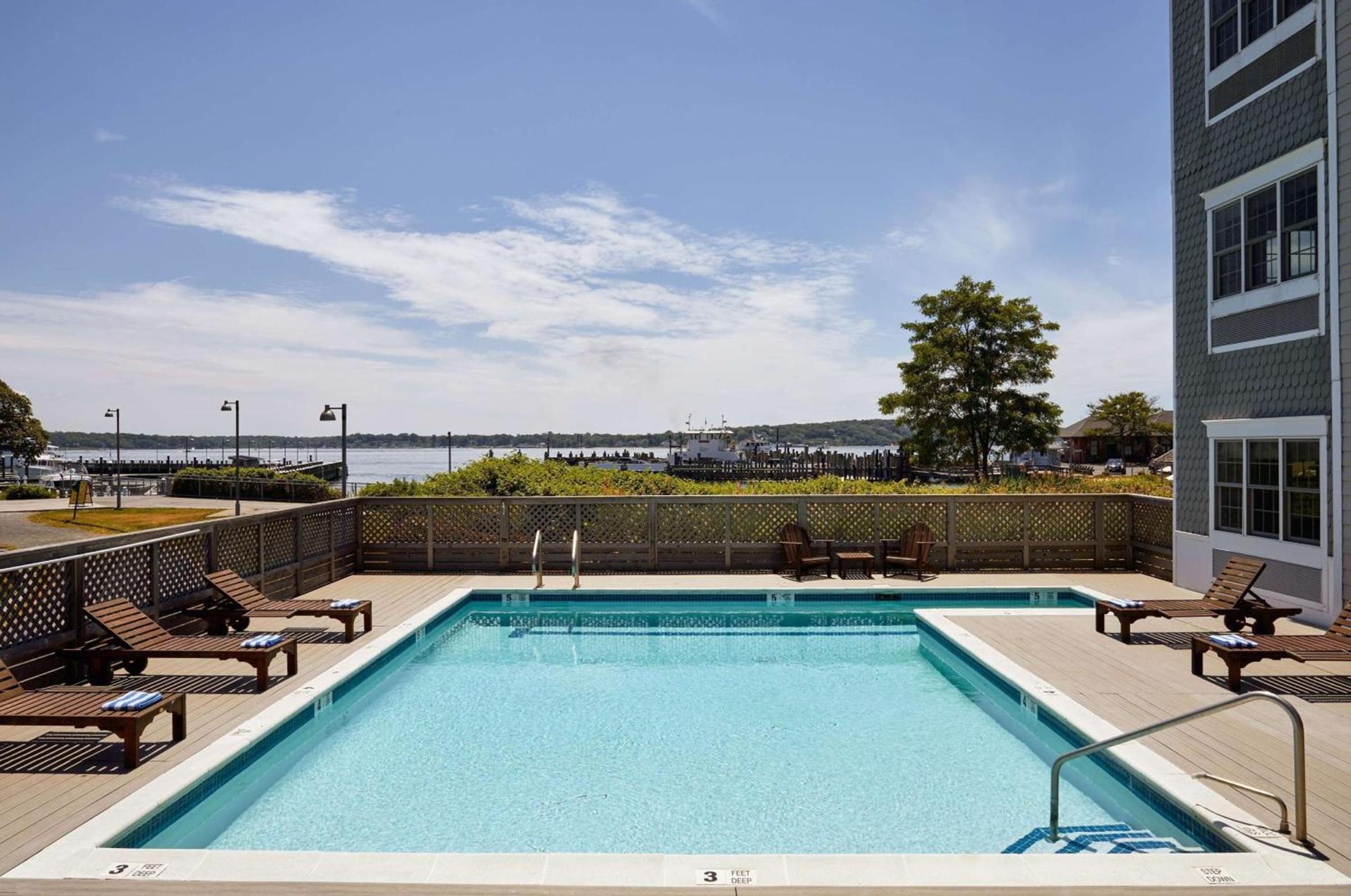 The Harbor Front Inn photo 2