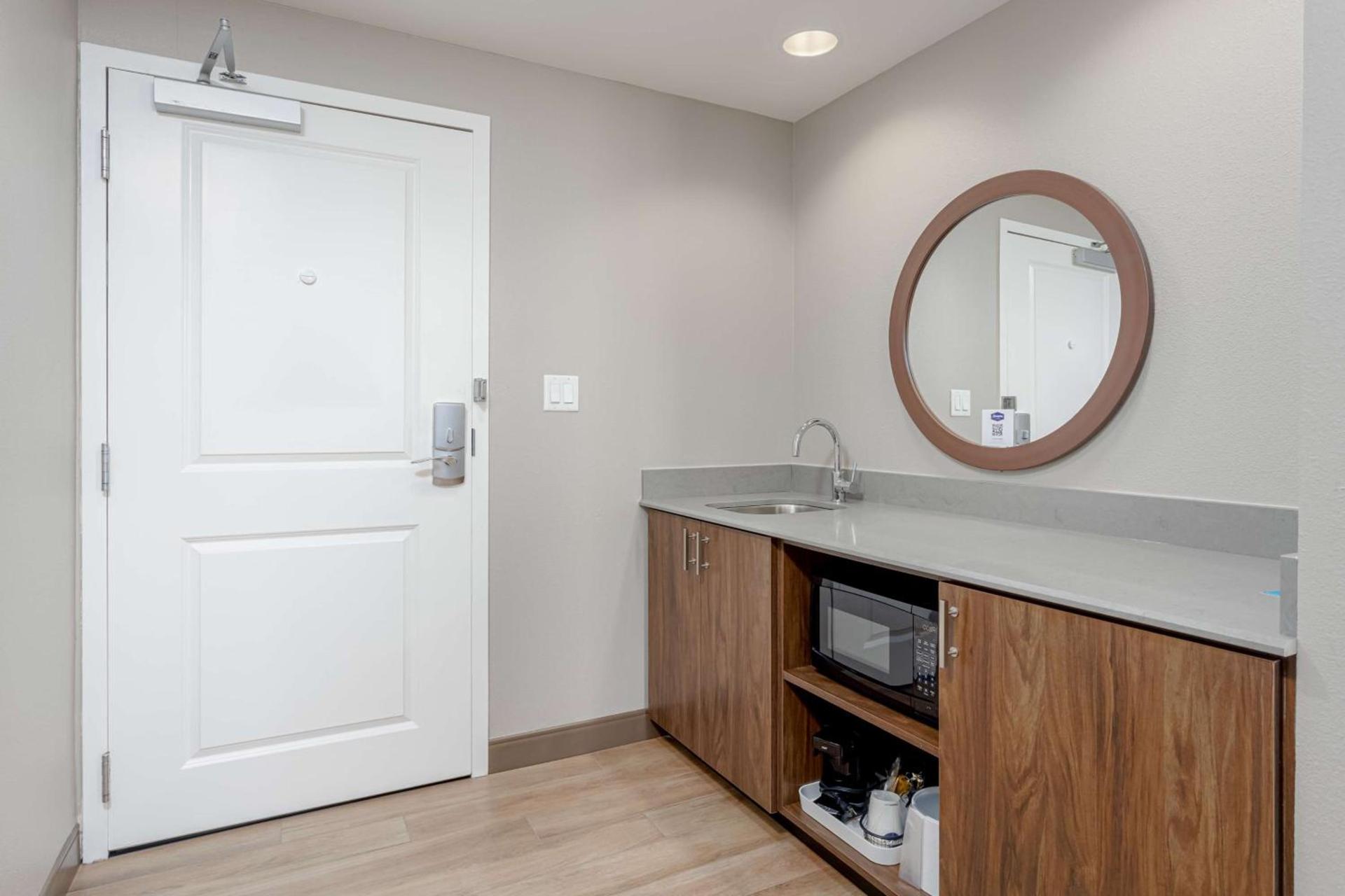 Hampton Inn & Suites - Orange Beach photo 33