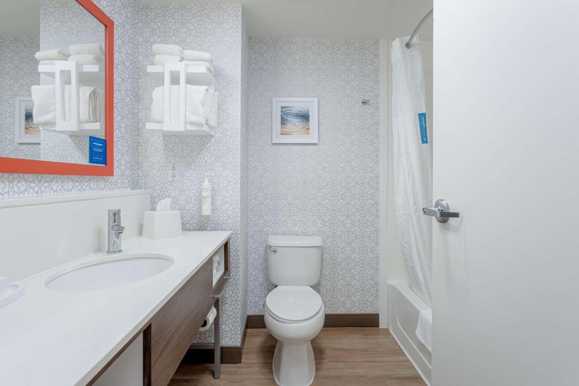 Hampton Inn & Suites - Orange Beach photo 71