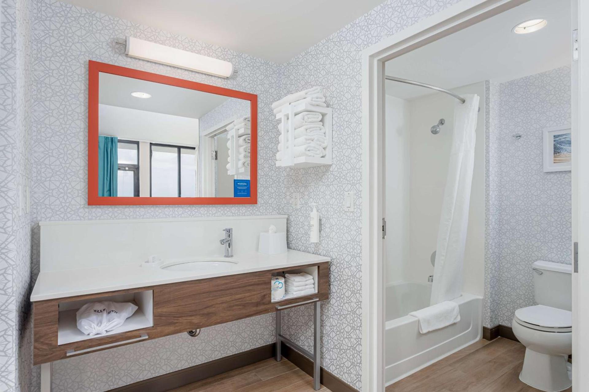 Hampton Inn & Suites - Orange Beach photo 73