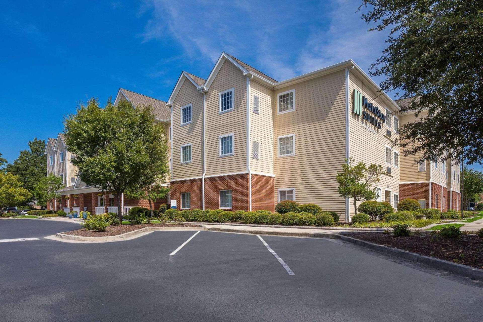 MainStay Suites Wilmington - University Area photo 1