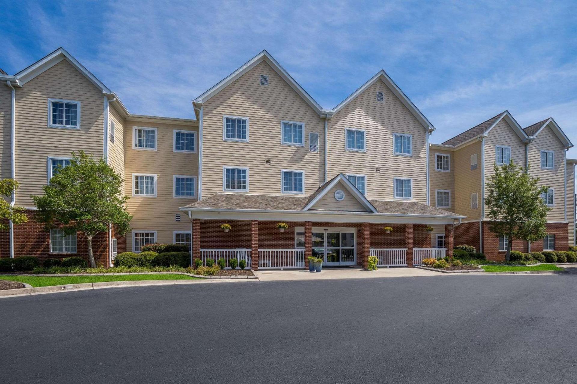 MainStay Suites Wilmington - University Area photo 2