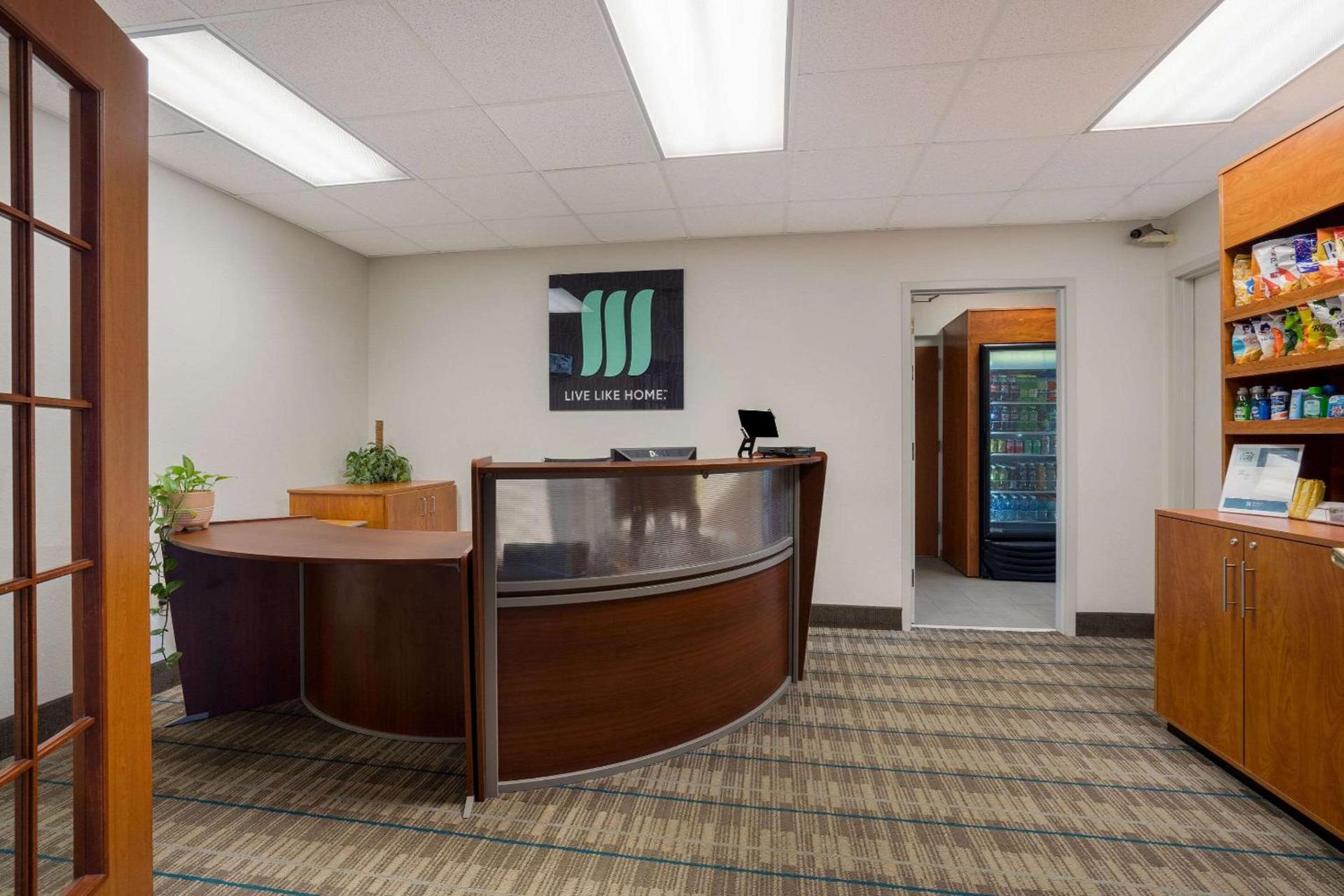MainStay Suites Wilmington - University Area photo 3