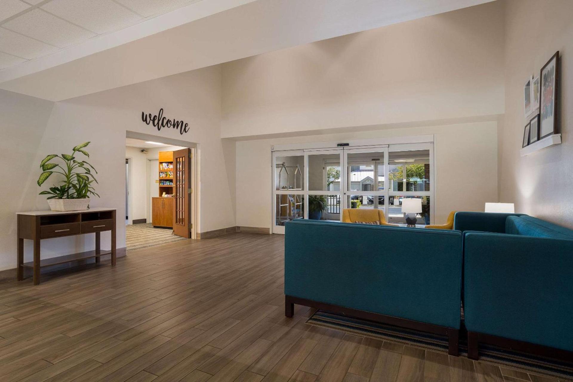 MainStay Suites Wilmington - University Area photo 6
