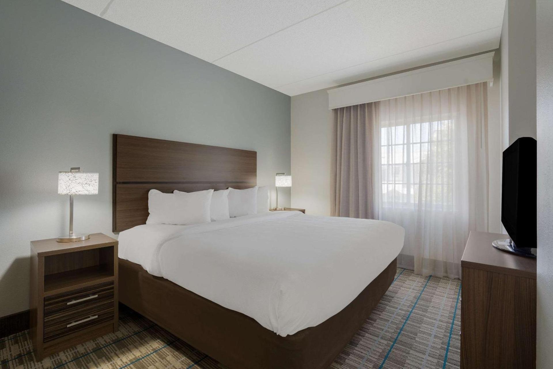 MainStay Suites Wilmington - University Area photo 7