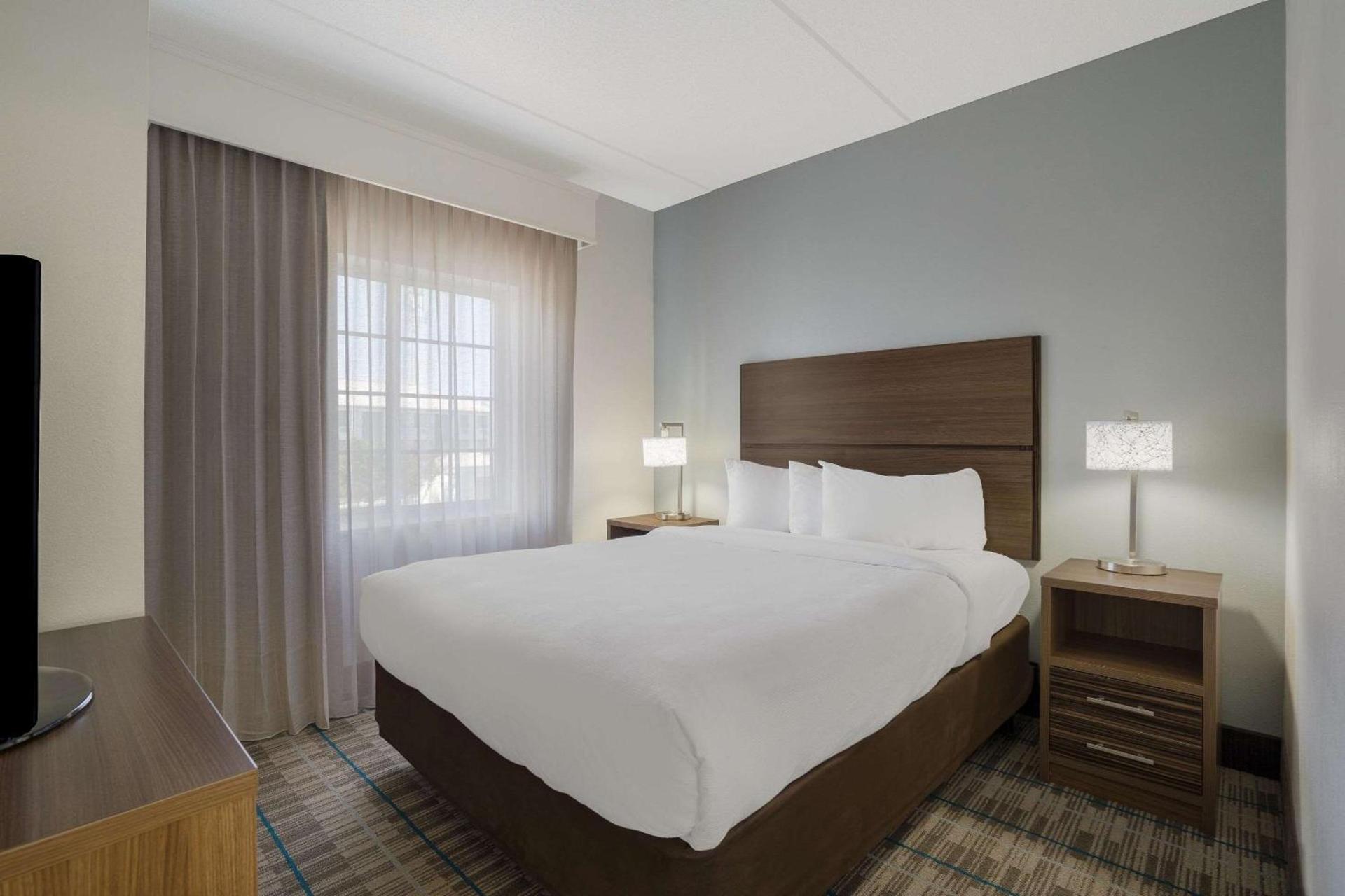 MainStay Suites Wilmington - University Area photo 8
