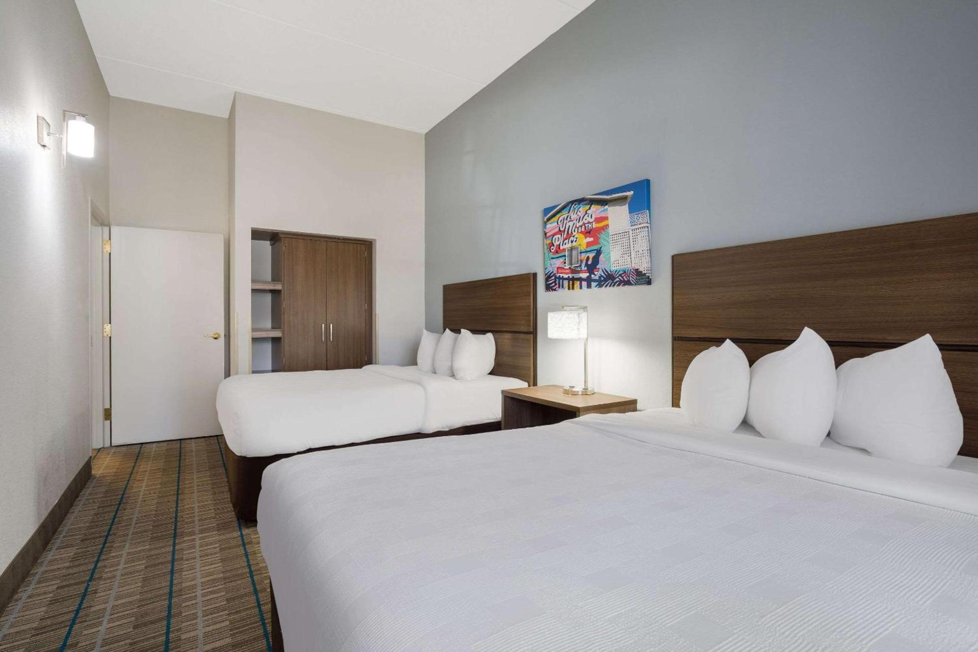 MainStay Suites Wilmington - University Area photo 15