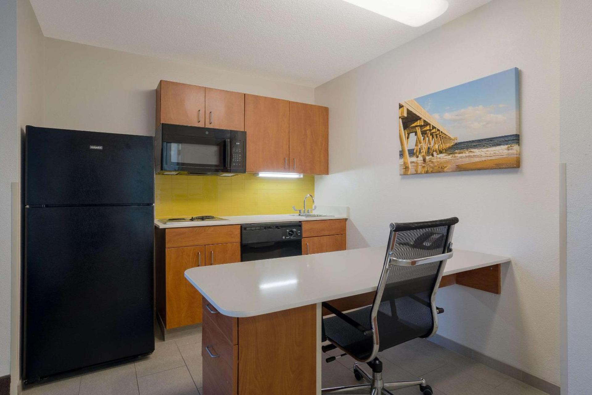MainStay Suites Wilmington - University Area photo 16