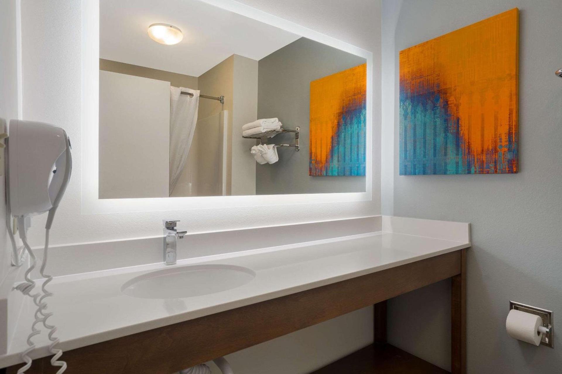 MainStay Suites Wilmington - University Area photo 19