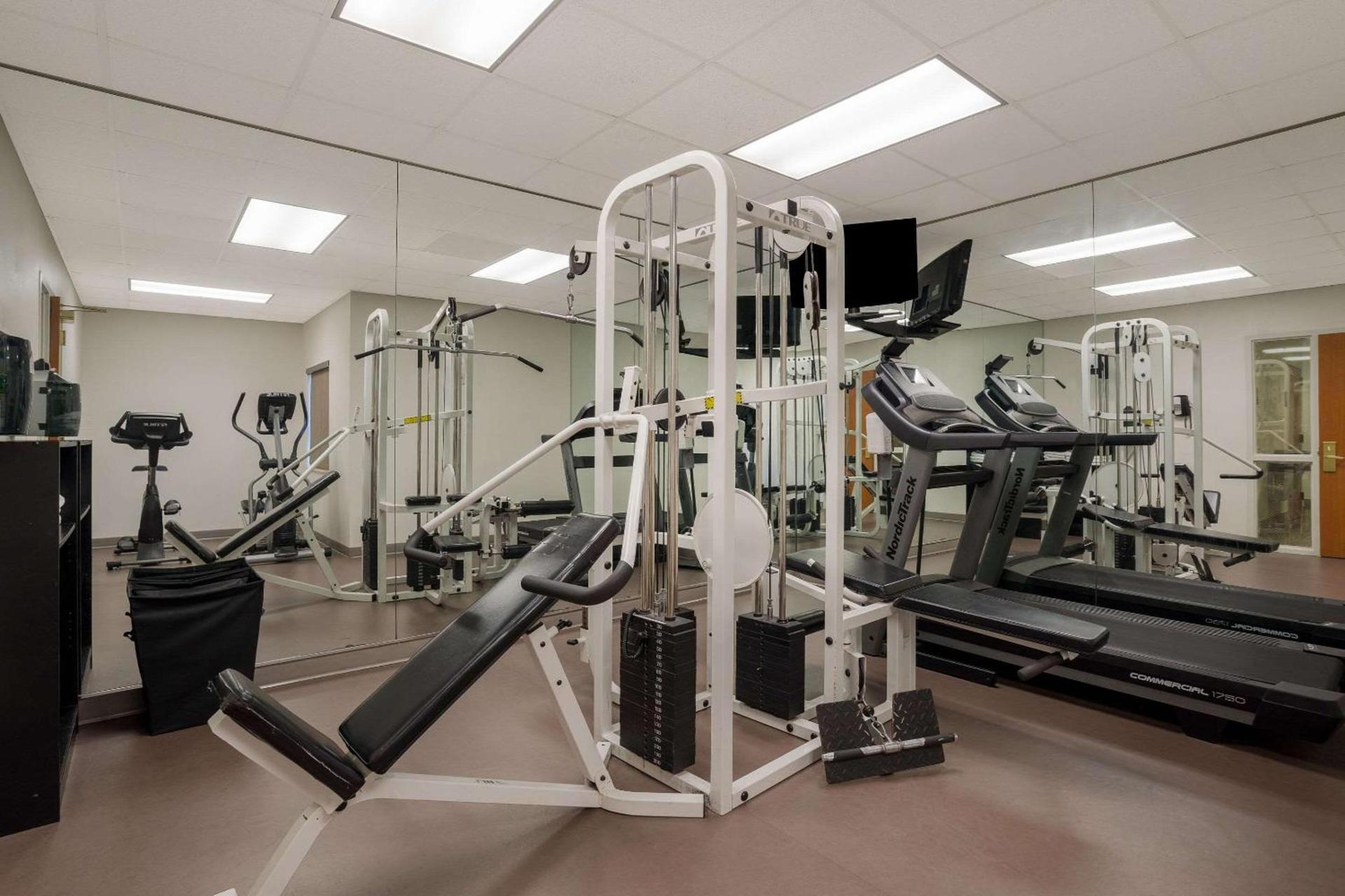 MainStay Suites Wilmington - University Area photo 21