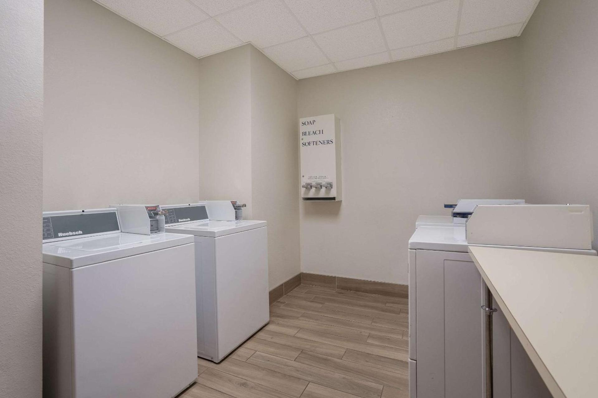 MainStay Suites Wilmington - University Area photo 29