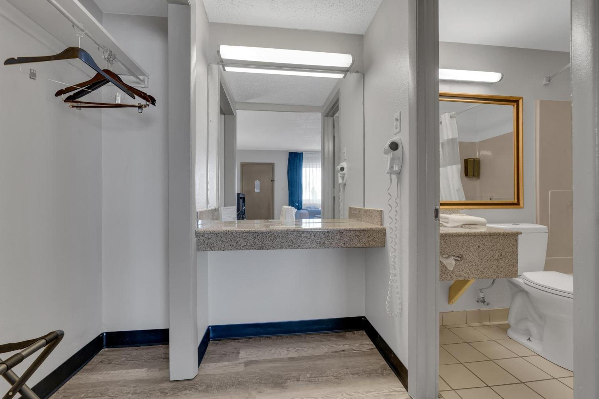 Days Inn by Wyndham Wrightstown McGuire AFB Bordentown photo 46