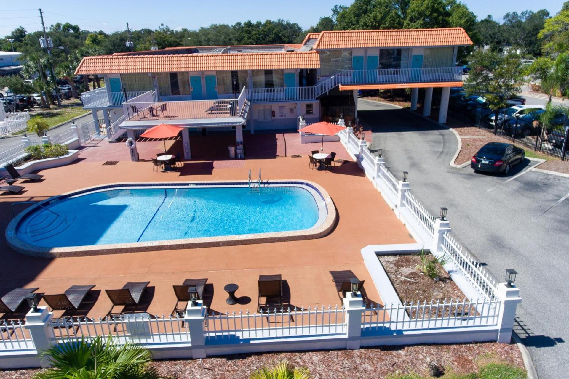 Howard Johnson by Wyndham Clearwater - Dunedin photo 9