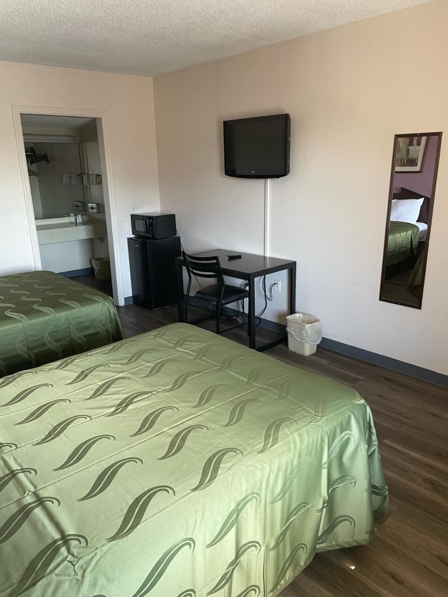 Express Inn-Rahway photo 18