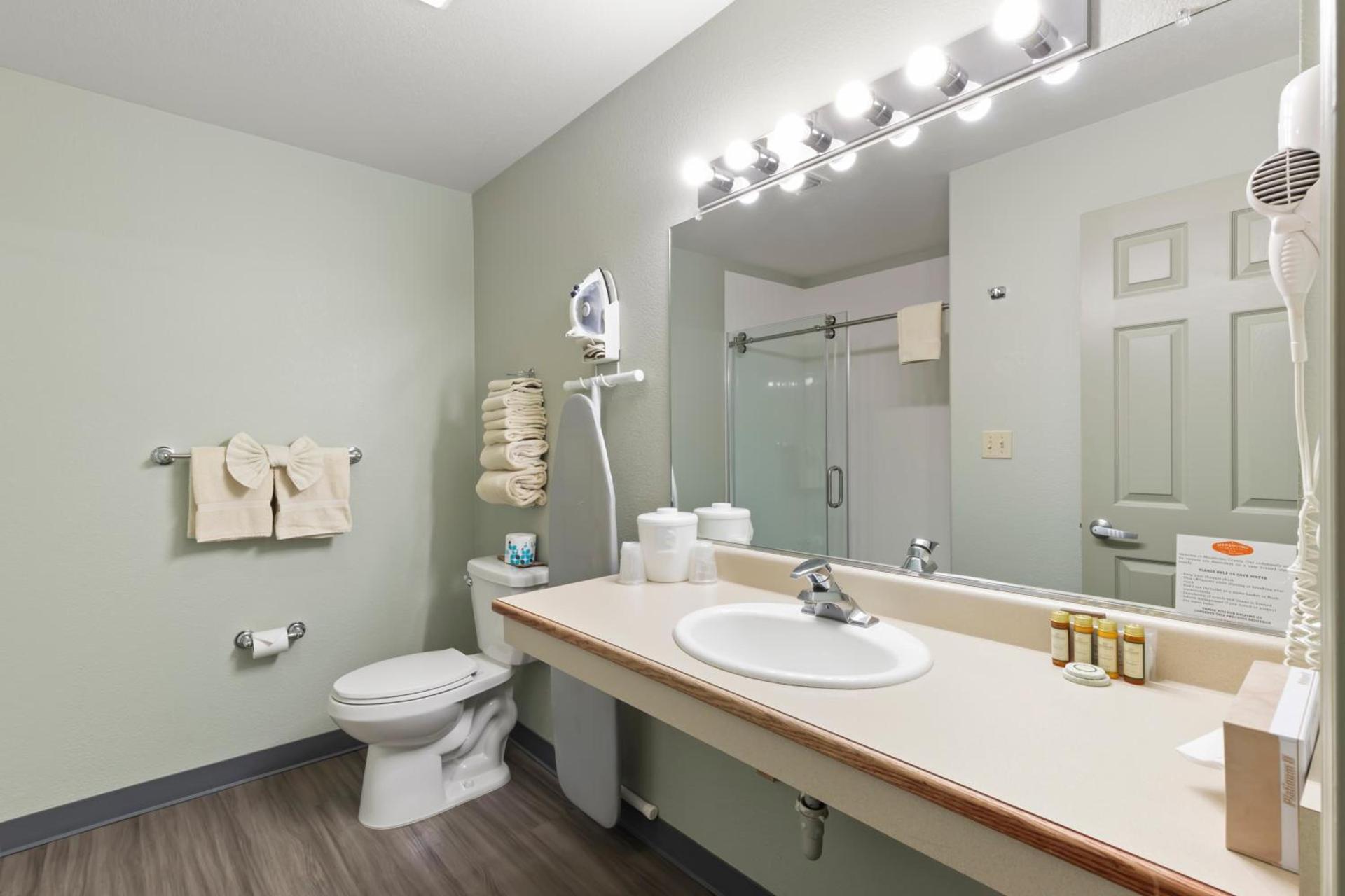 Beach House Inn photo 41