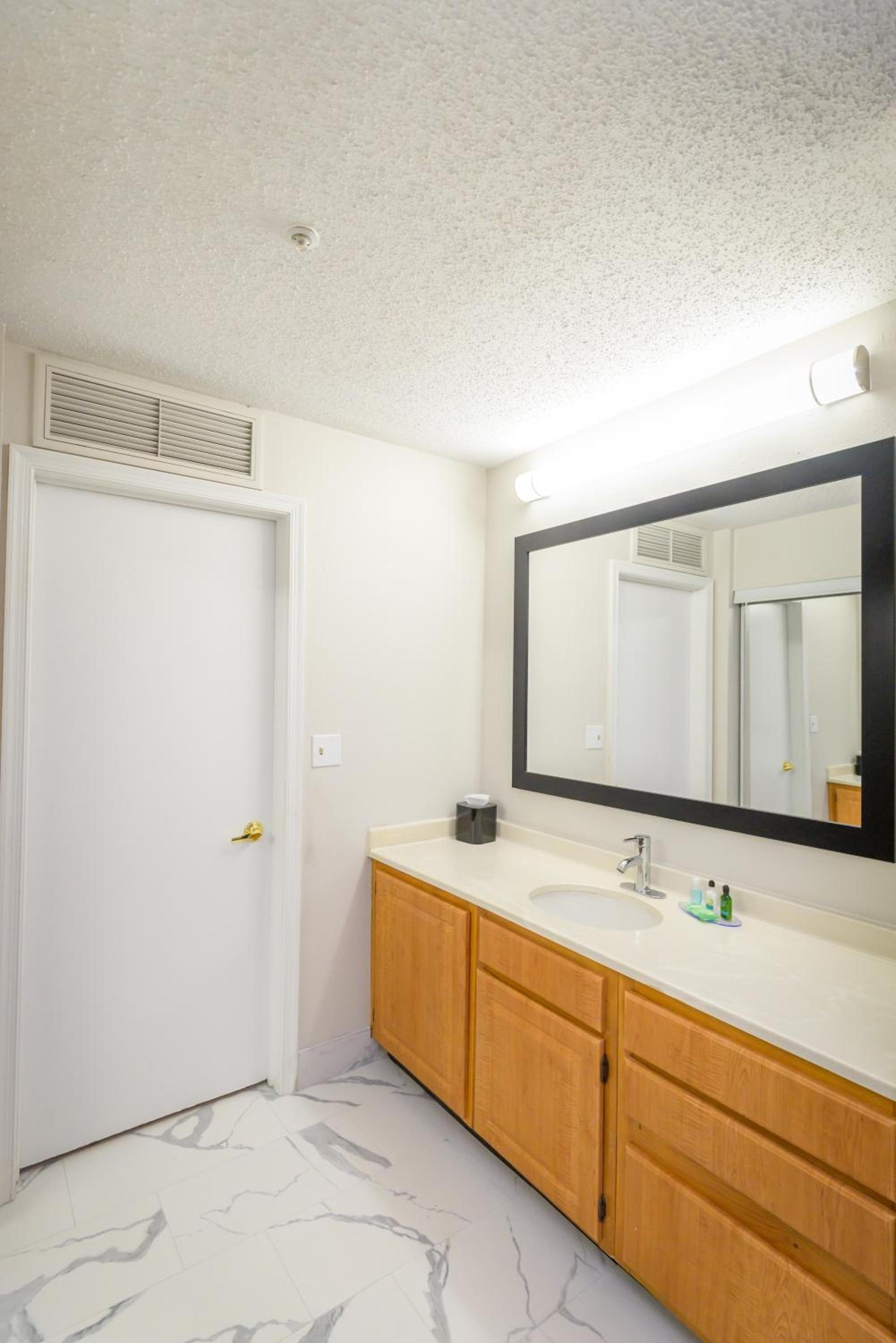 Philadelphia Suites at Airport - An Extended Stay Hotel photo 6