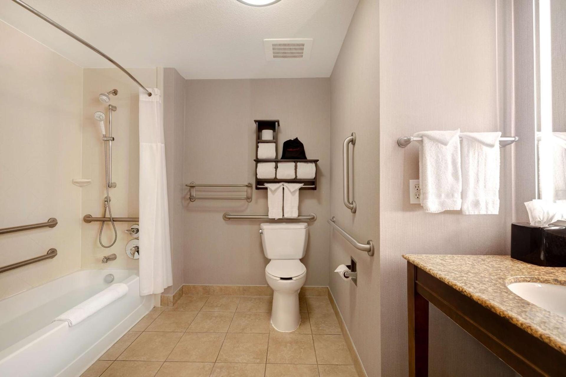 Hampton Inn & Suites San Luis Obispo photo 31