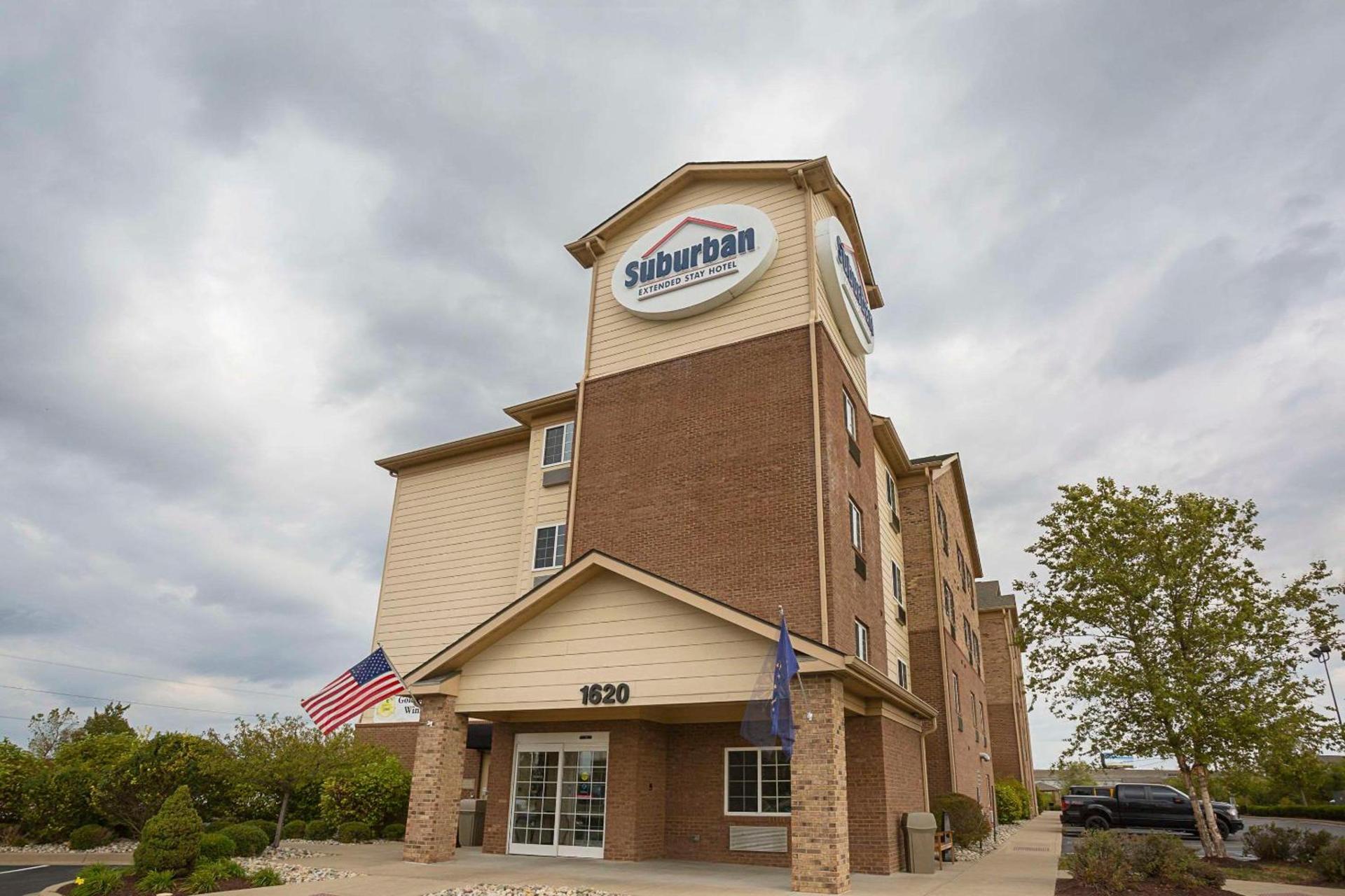Birch Hill Suites Clarksville-Louisville North — hotel in Clarksville
