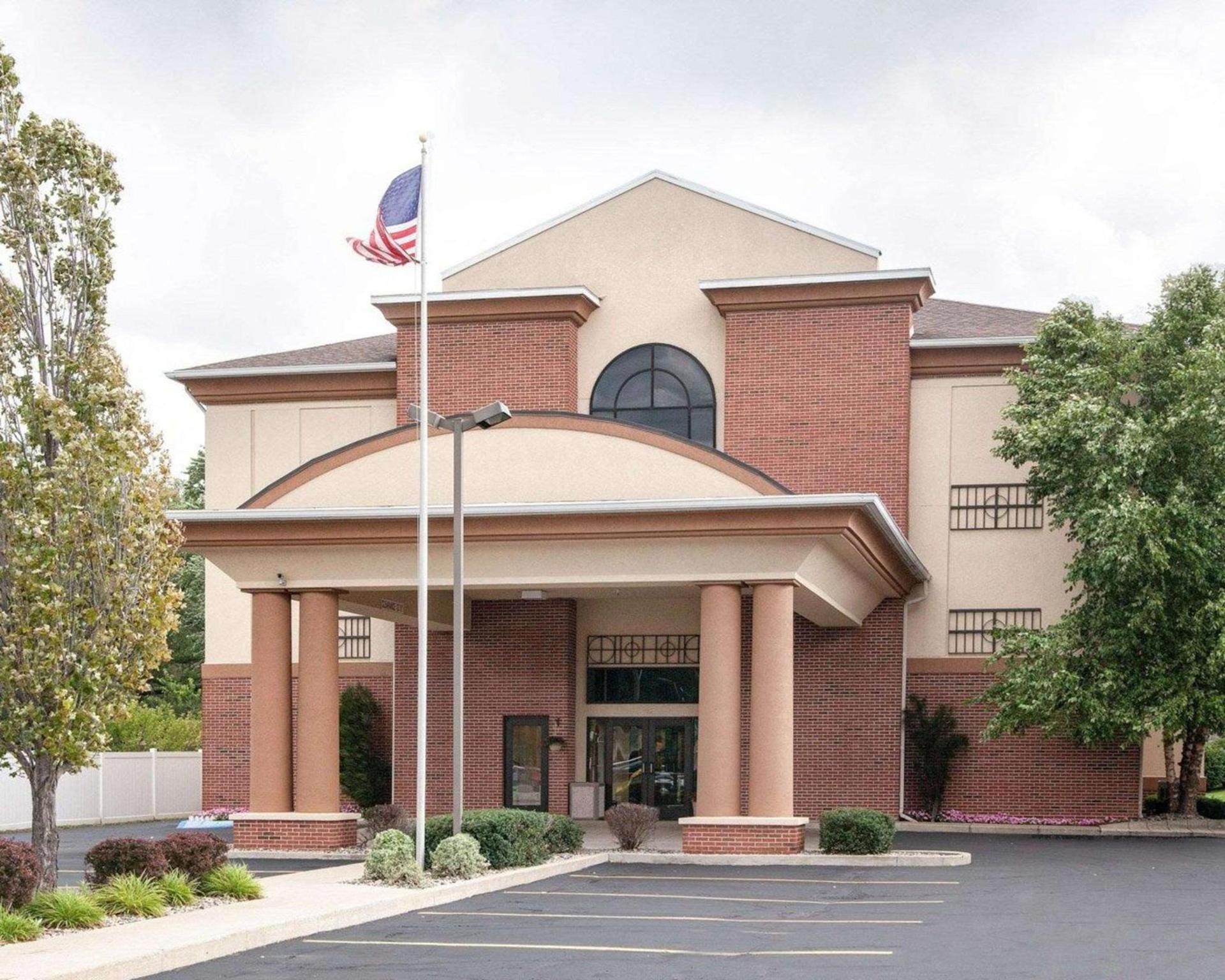 Quality Inn & Suites Niles photo 1