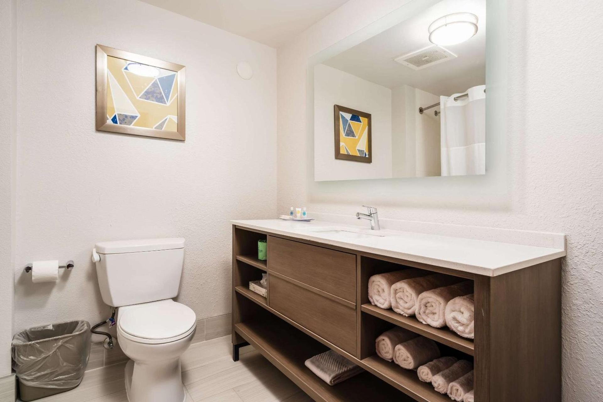 Comfort Suites Columbia Northeast - Fort Jackson photo 11