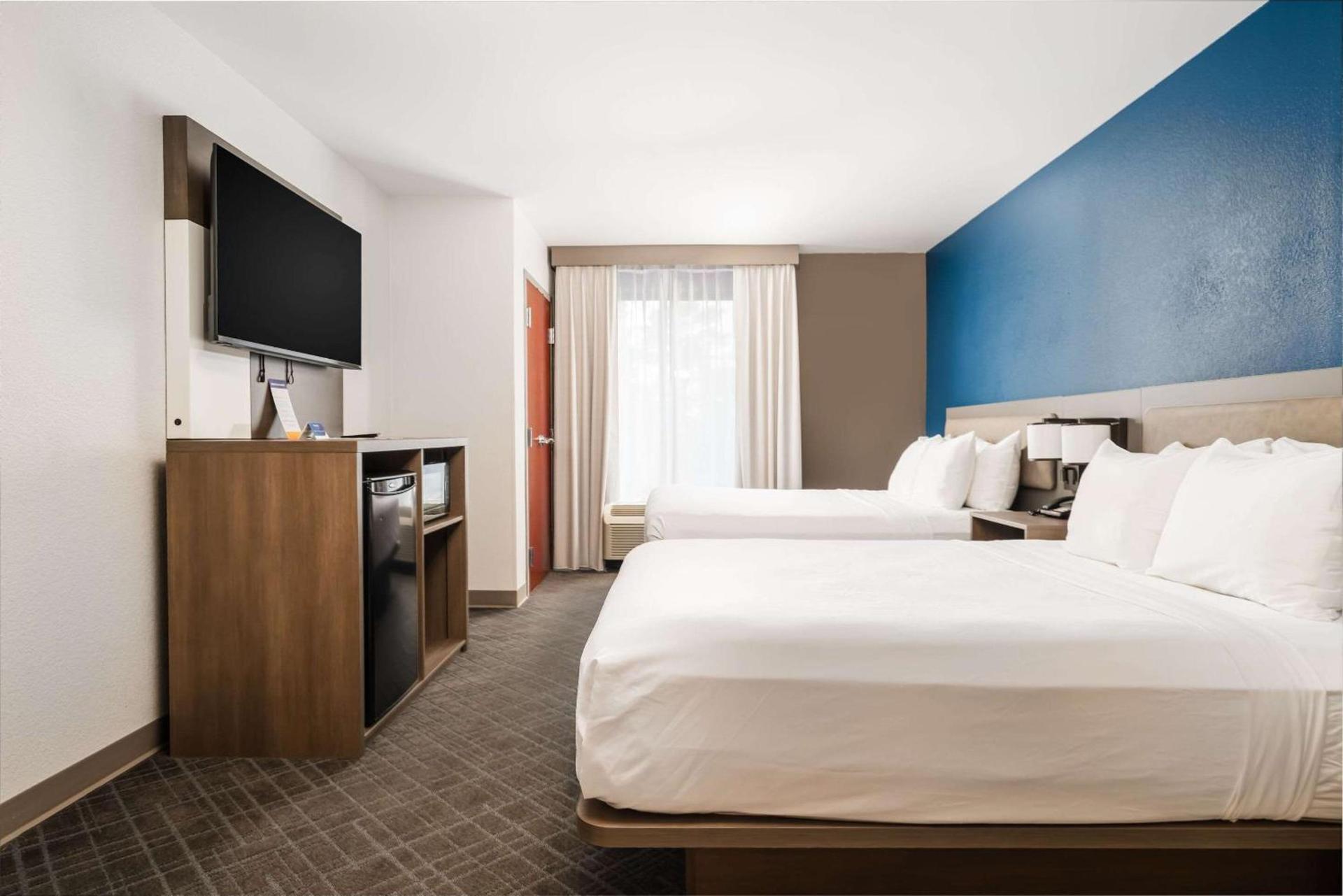 Comfort Suites Columbia Northeast - Fort Jackson photo 24
