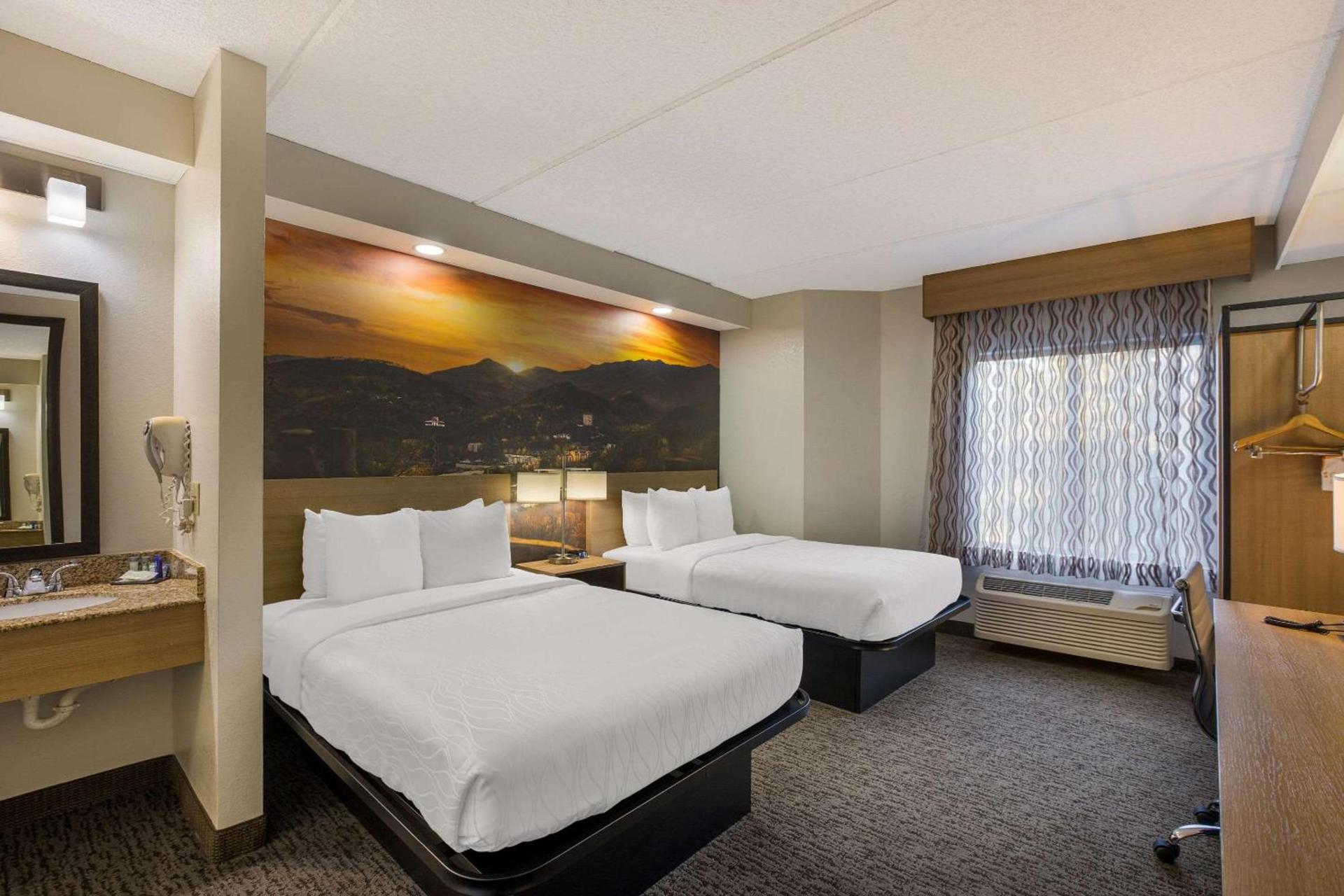 Clarion Pointe Sevierville-Pigeon Forge photo 15